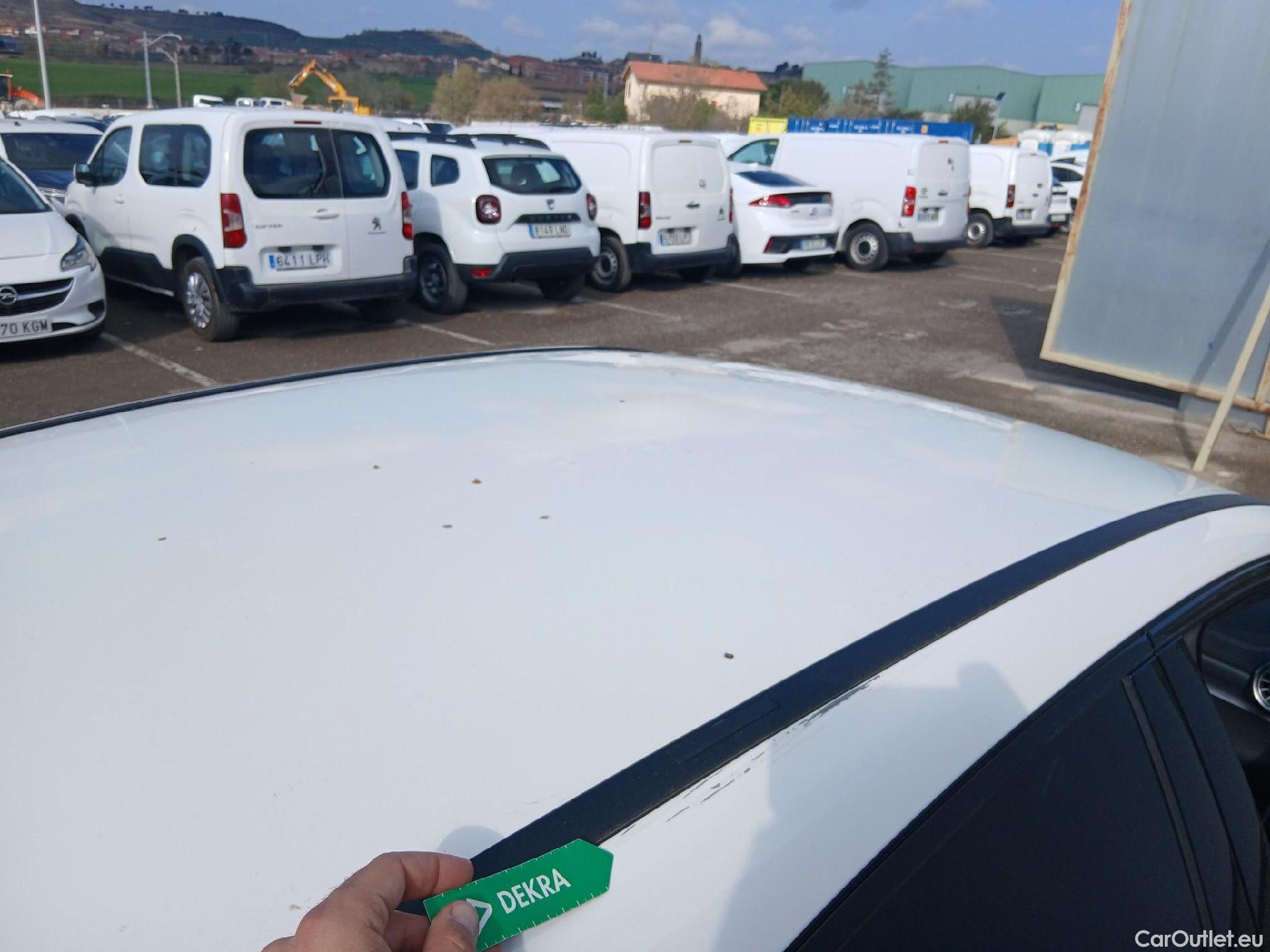  Mercedes  A-Klasse MERCEDES-BENZ Clase A / 2018 / 5P / berlina con portón A 200 d #16