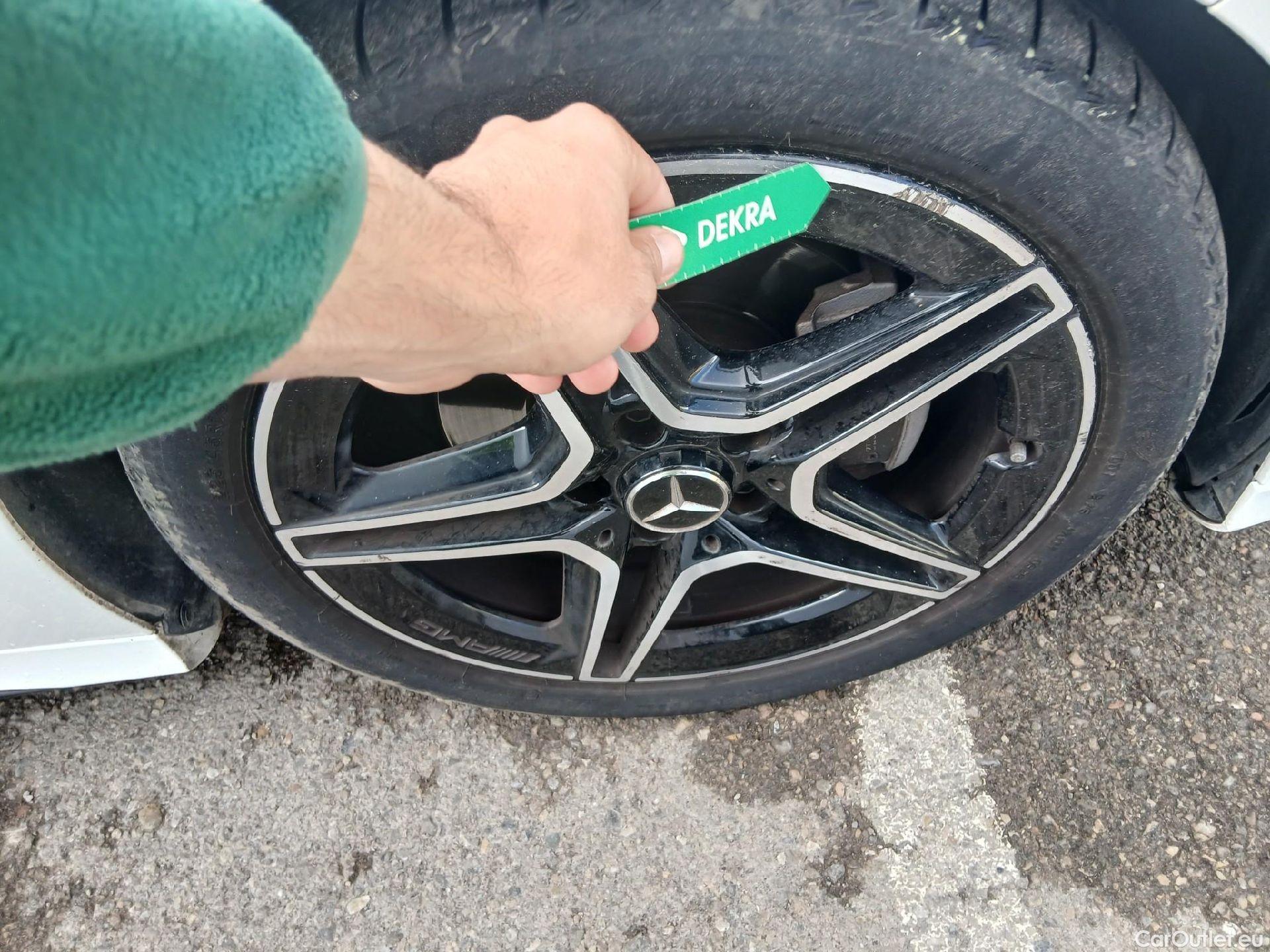  Mercedes  A-Klasse MERCEDES-BENZ Clase A / 2018 / 5P / berlina con portón A 200 d #19