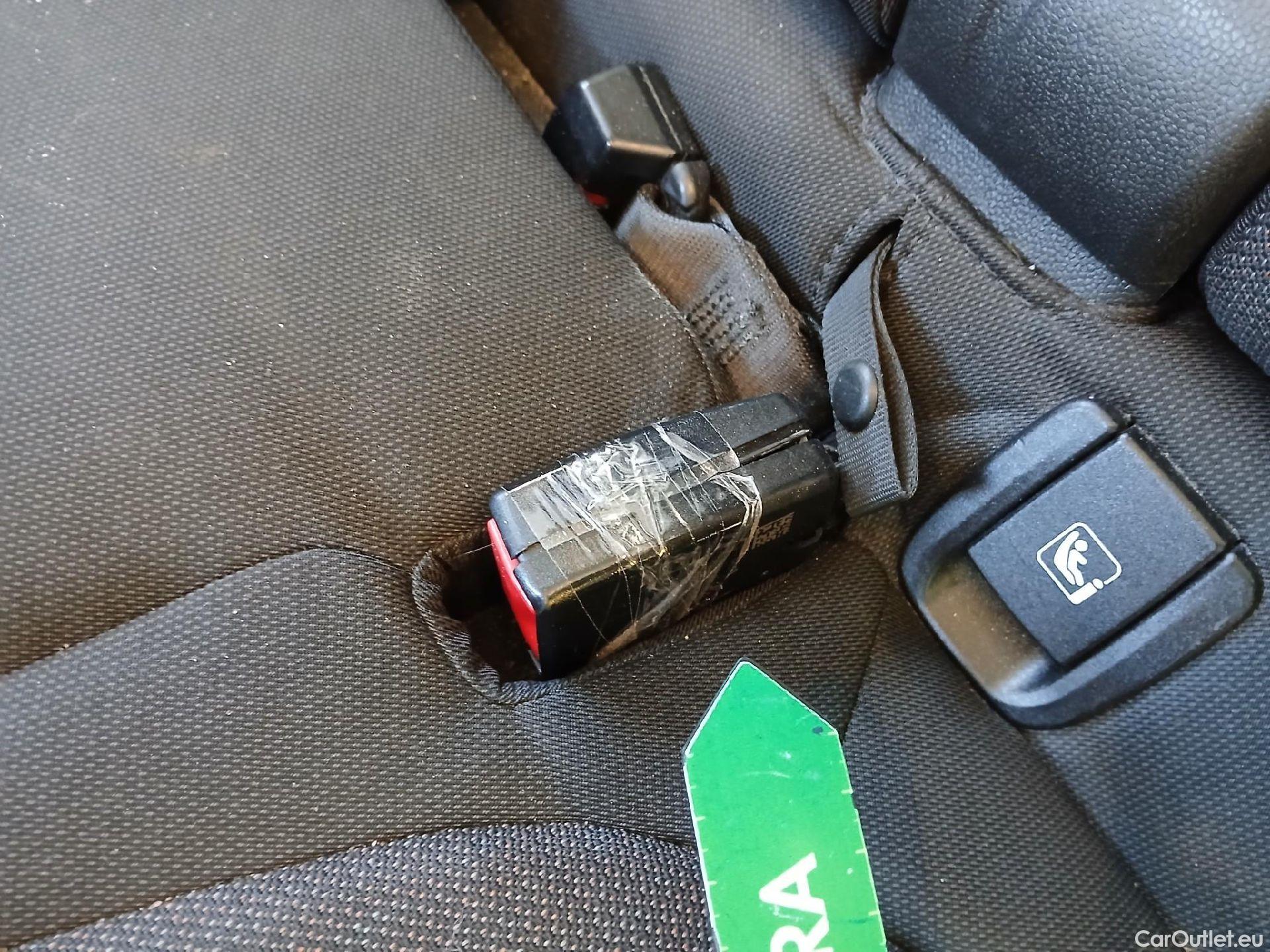  Mini  Countryman MINI  / 2016 / 5P / berlina con portón One #6