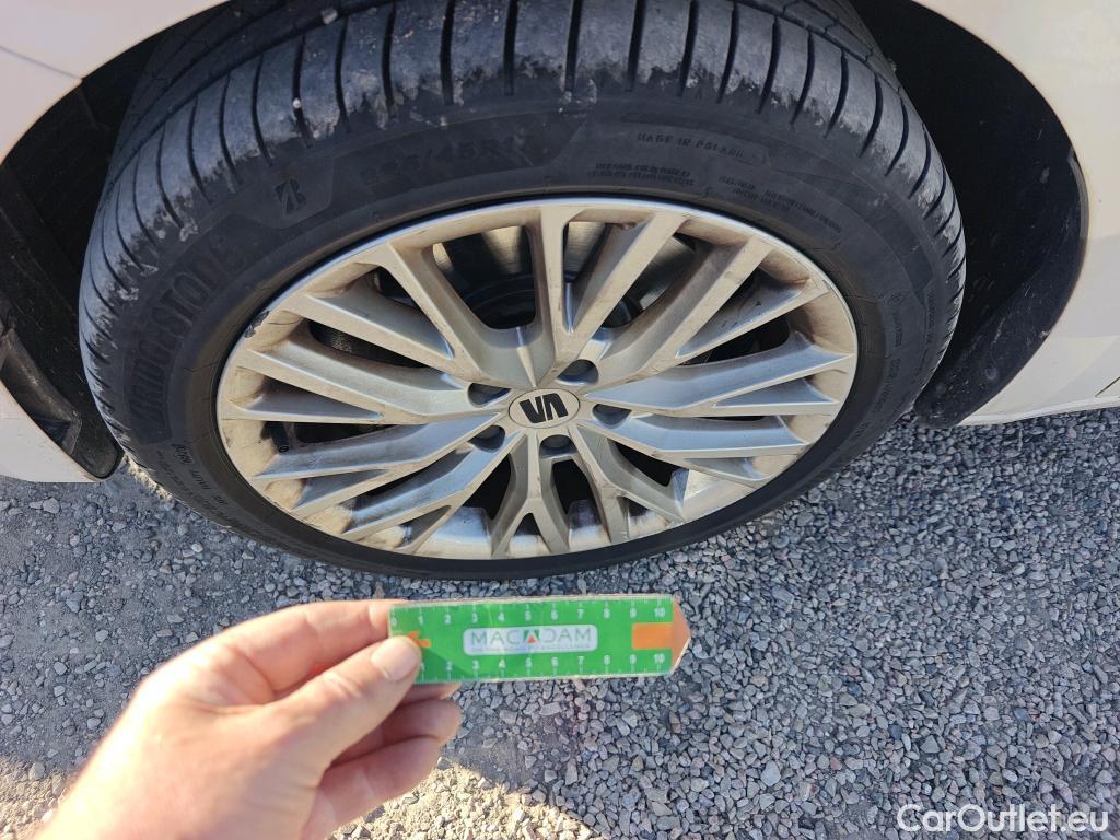  Seat  Leon SEAT Nuevo León / 2020 / 5P / familiar SP 1.4 e-Hybrid DSG S&S Xcellence Go L #6