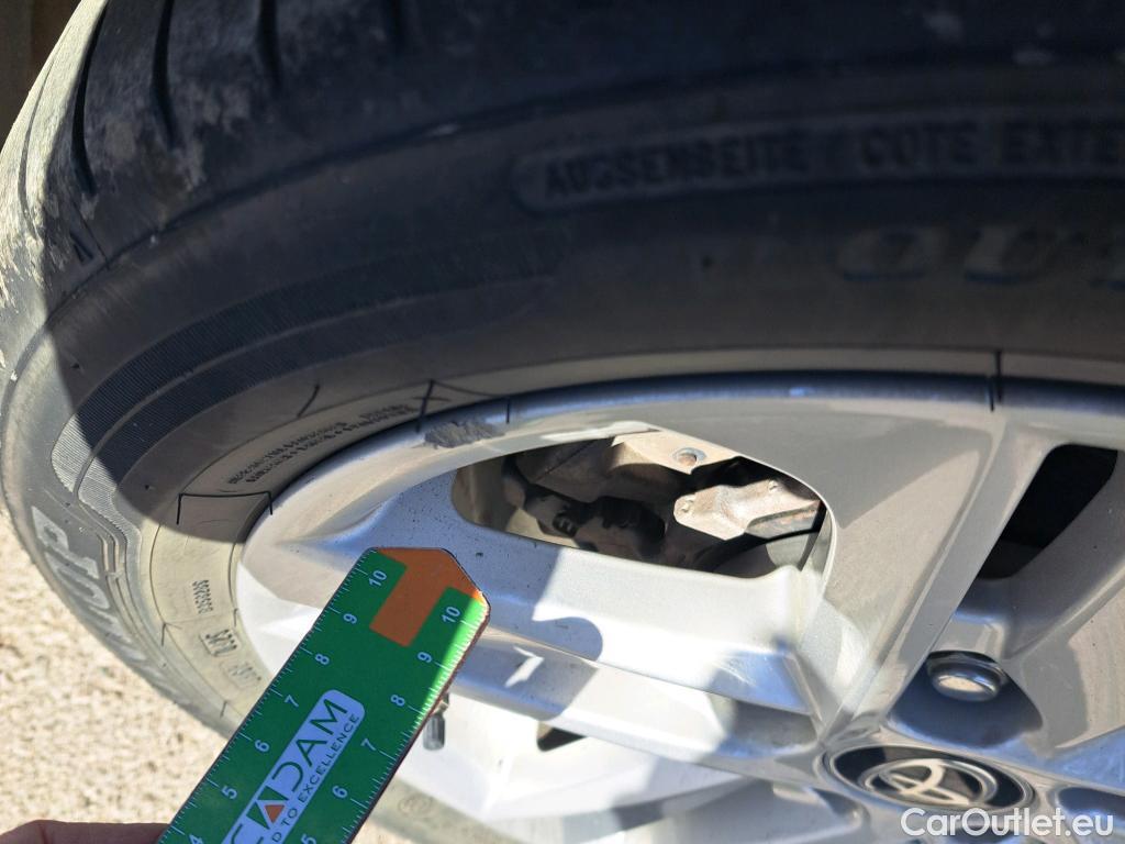  Toyota  Corolla TOYOTA  / 2019 / 5P / familiar 1.8 125H ACTIVE TECH E-CVT TOU SPORT #72