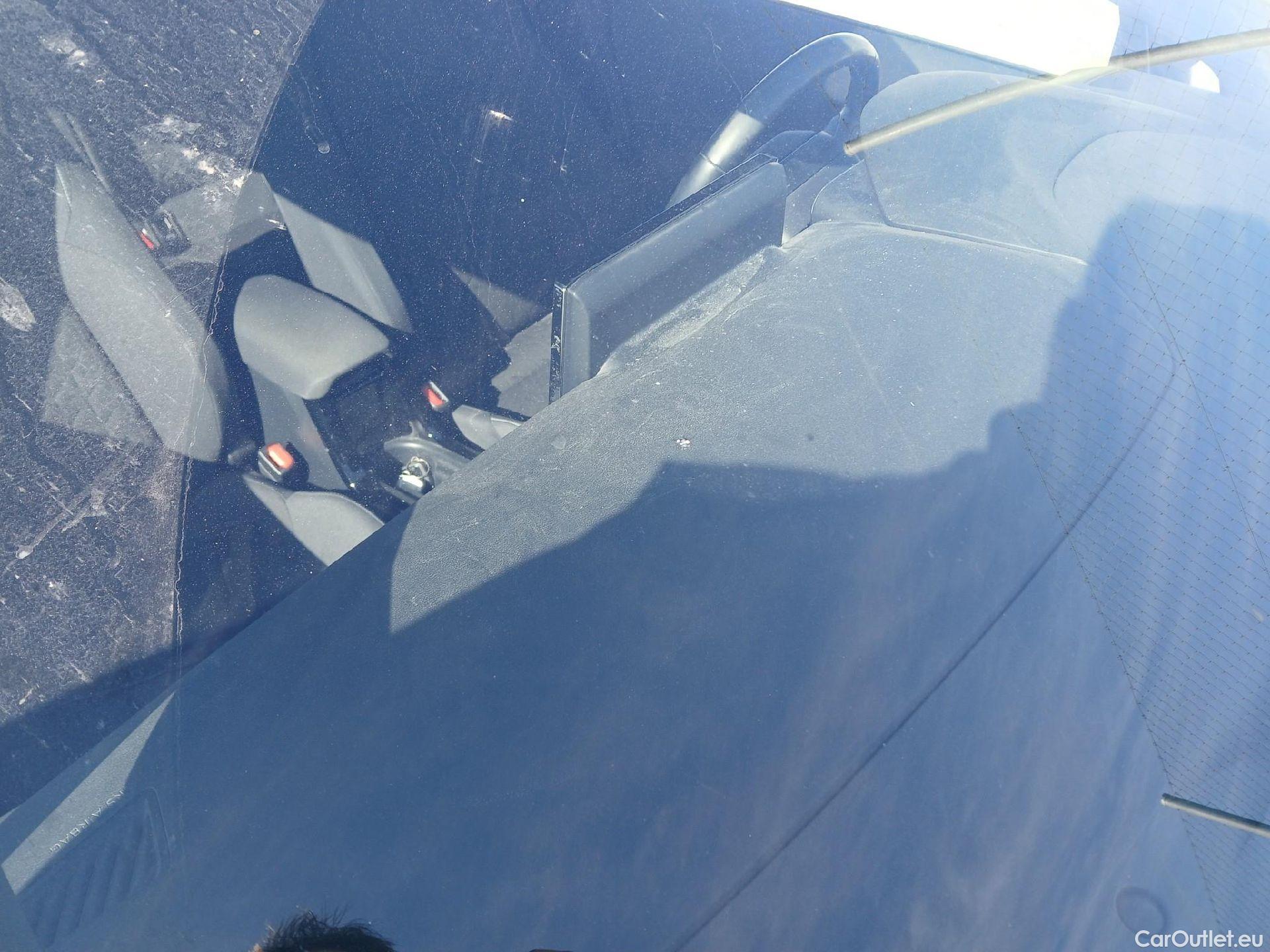  Toyota  Corolla TOYOTA  / 2019 / 5P / berlina con portón 1.8 125H BUSINESS PLUS E-CVT #8