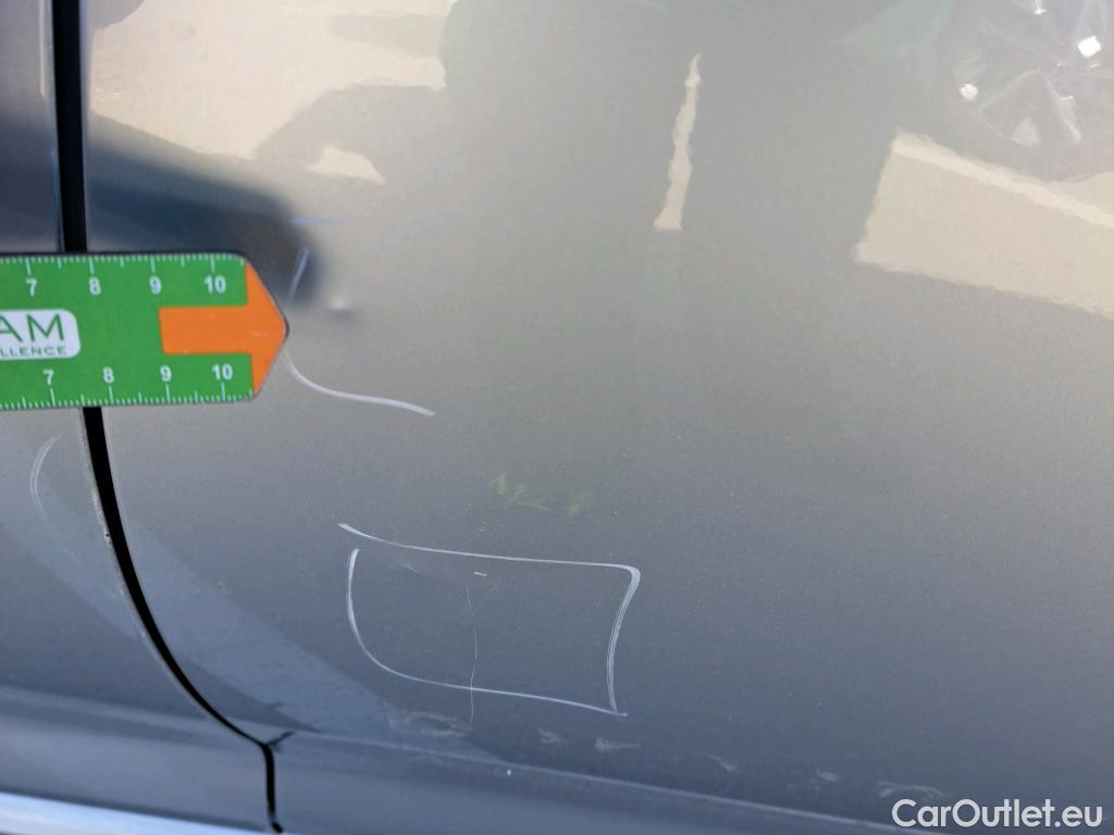  Toyota  Corolla TOYOTA  / 2019 / 5P / familiar 1.8 125H ACTIVE TECH E-CVT TOU SPORT #24