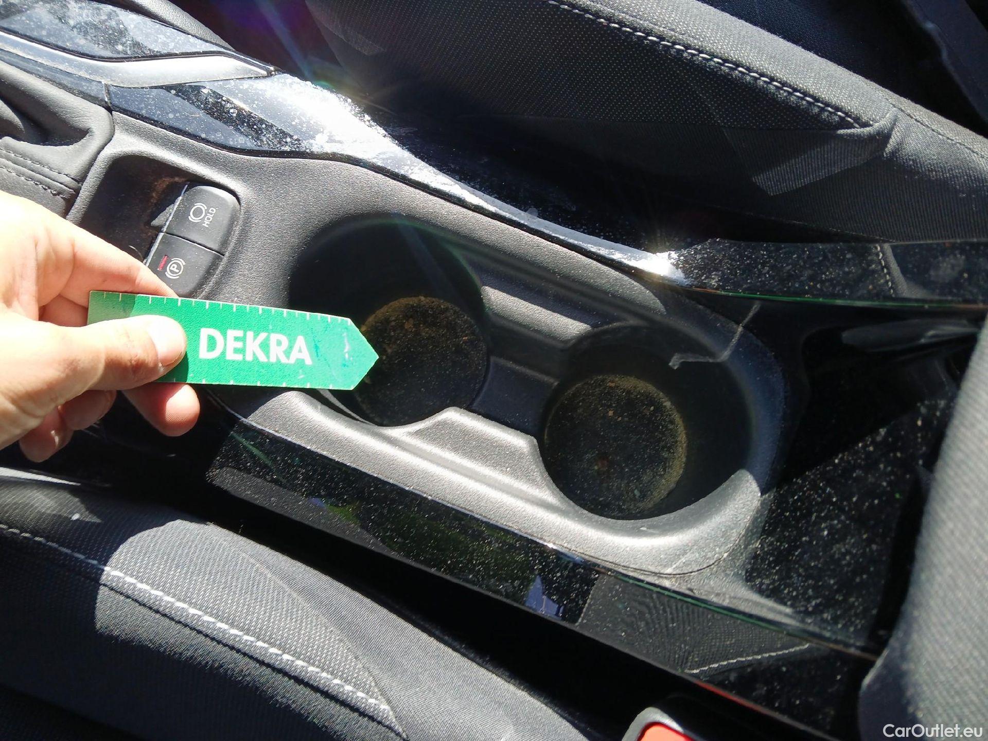  Toyota  Corolla TOYOTA  / 2019 / 5P / berlina con portón 1.8 125H BUSINESS PLUS E-CVT #1