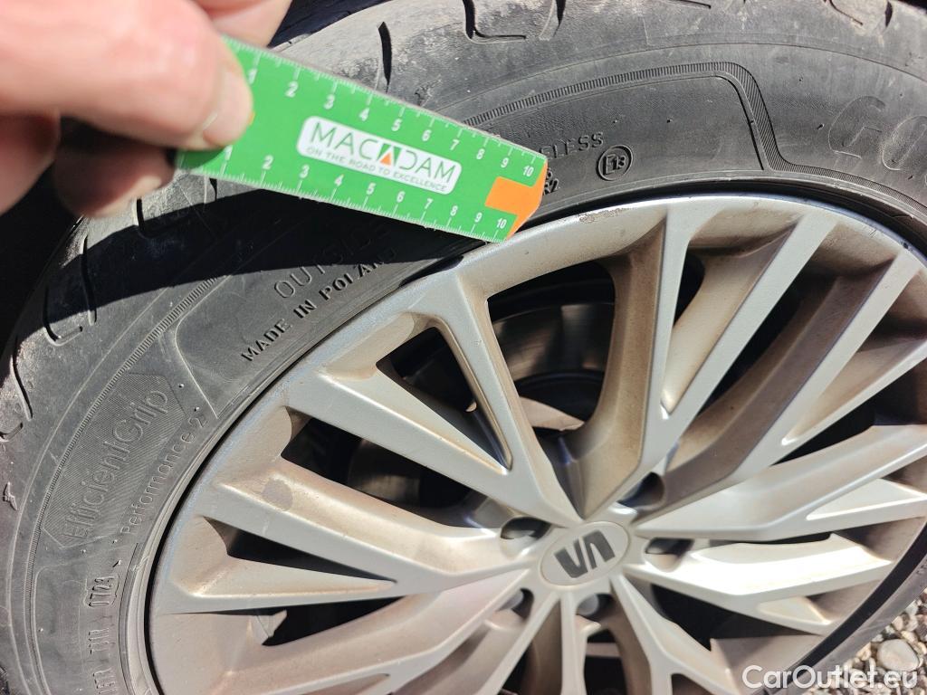  Seat  Leon SEAT Nuevo León / 2020 / 5P / familiar SP 1.4 e-Hybrid DSG S&S Xcellence Go L #29