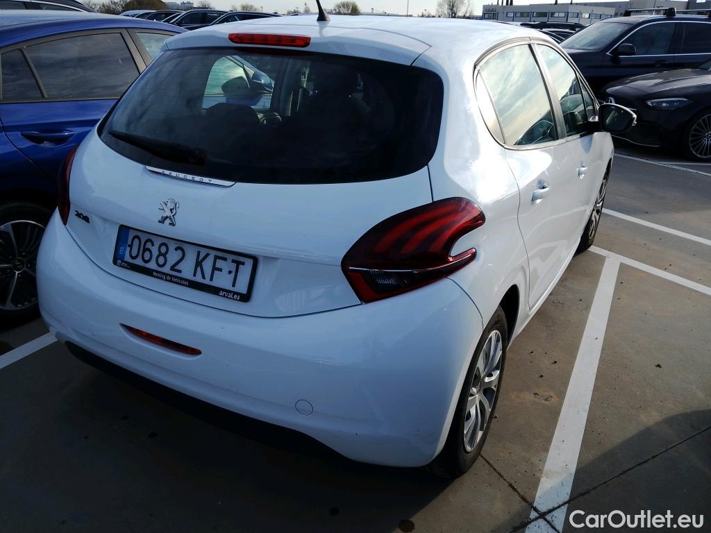  Peugeot  208 PEUGEOT  5p 1G berlina con portón 5P ACTIVE 1.6 BlueHDi 75 #18