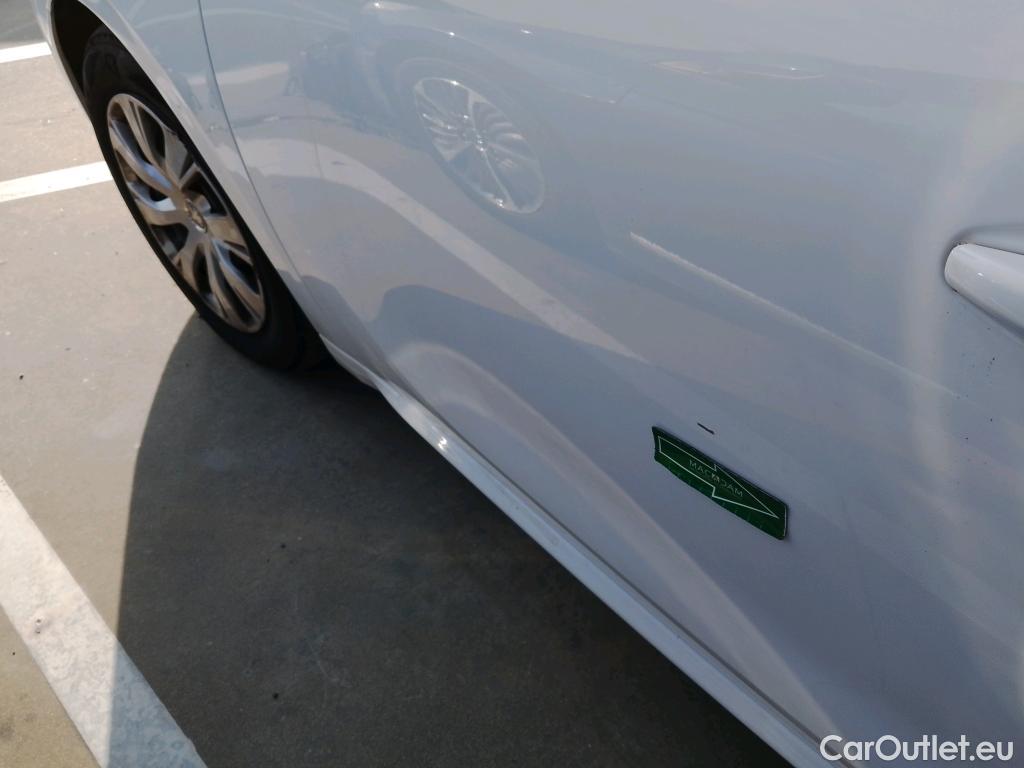  Peugeot  208 PEUGEOT  5p 1G berlina con portón 5P ACTIVE 1.6 BlueHDi 75 #9