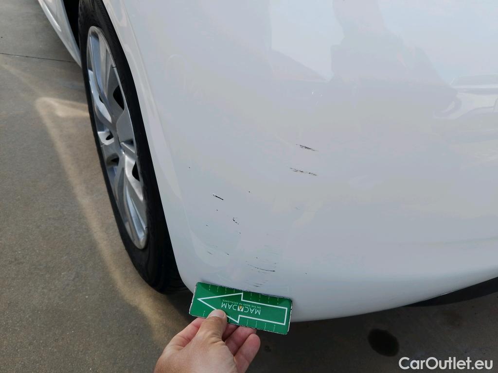  Peugeot  208 PEUGEOT  5p 1G berlina con portón 5P ACTIVE 1.6 BlueHDi 75 #20