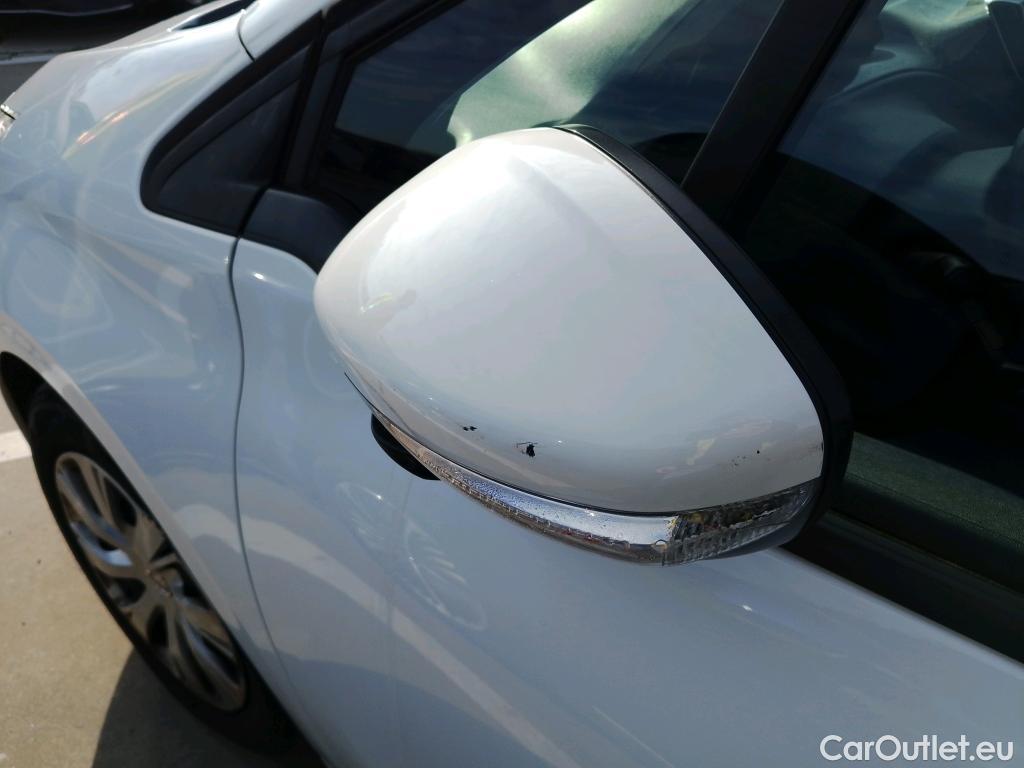  Peugeot  208 PEUGEOT  5p 1G berlina con portón 5P ACTIVE 1.6 BlueHDi 75 #21