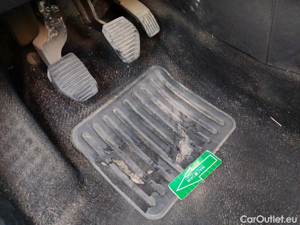  Peugeot  208 PEUGEOT  5p 1G berlina con portón 5P ACTIVE 1.6 BlueHDi 75 #5