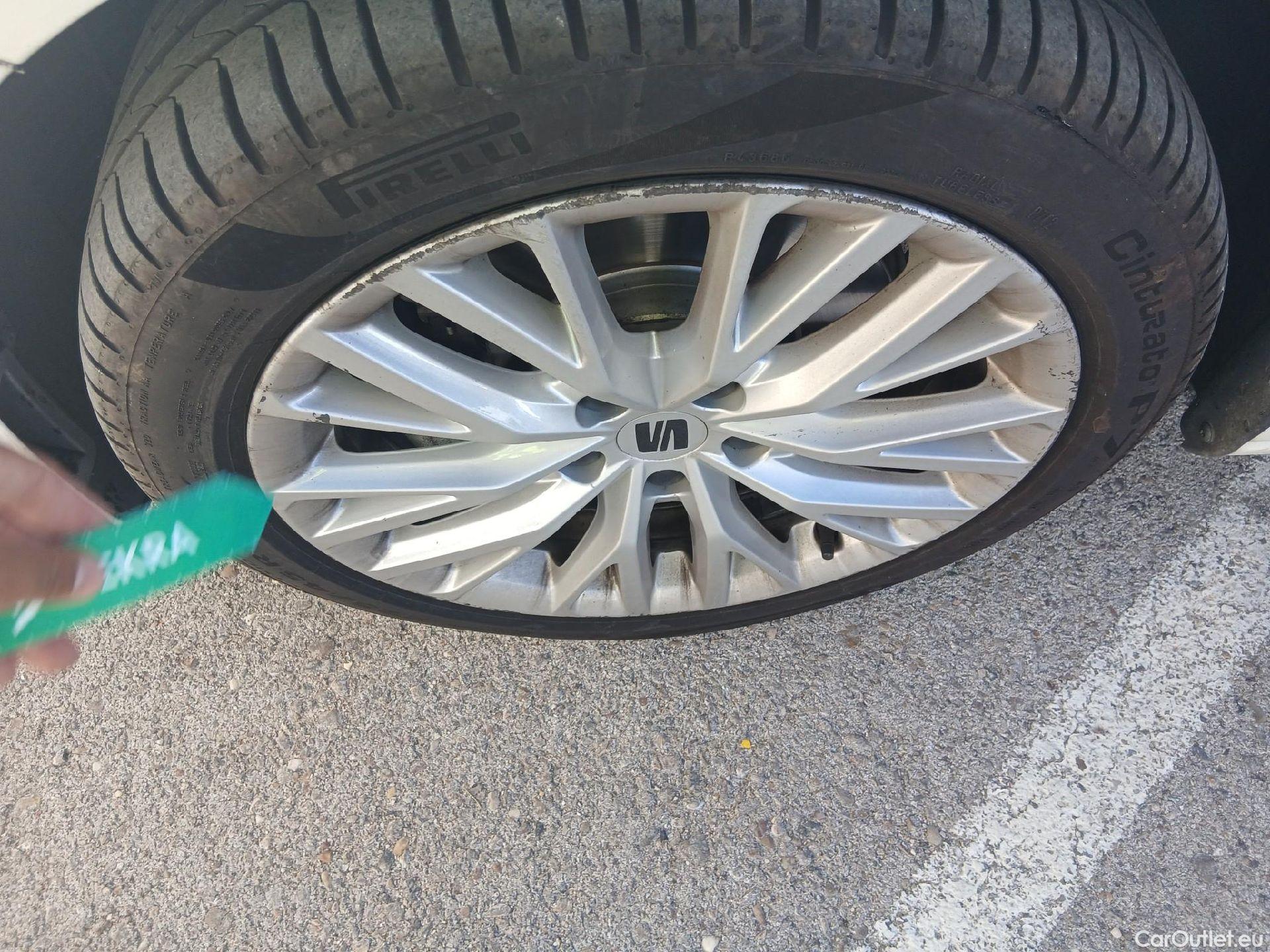  Seat  Leon SEAT Nuevo León / 2020 / 5P / familiar SP 1.4 e-Hybrid DSG S&S Xcellence Go L #12