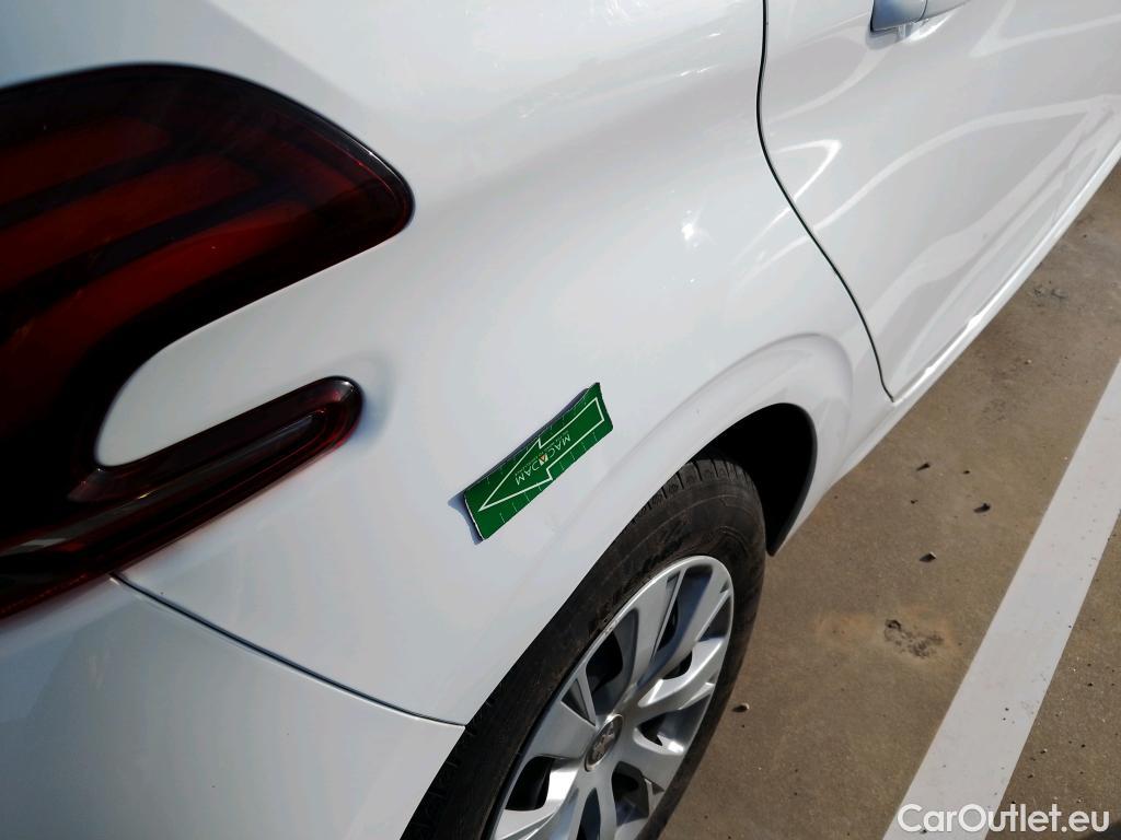  Peugeot  208 PEUGEOT  5p 1G berlina con portón 5P ACTIVE 1.6 BlueHDi 75 #3