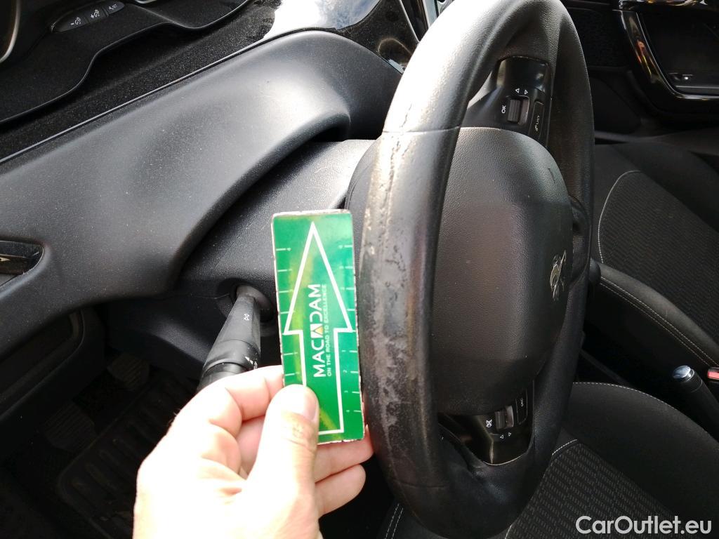  Peugeot  208 PEUGEOT  5p 1G berlina con portón 5P ACTIVE 1.6 BlueHDi 75 #2