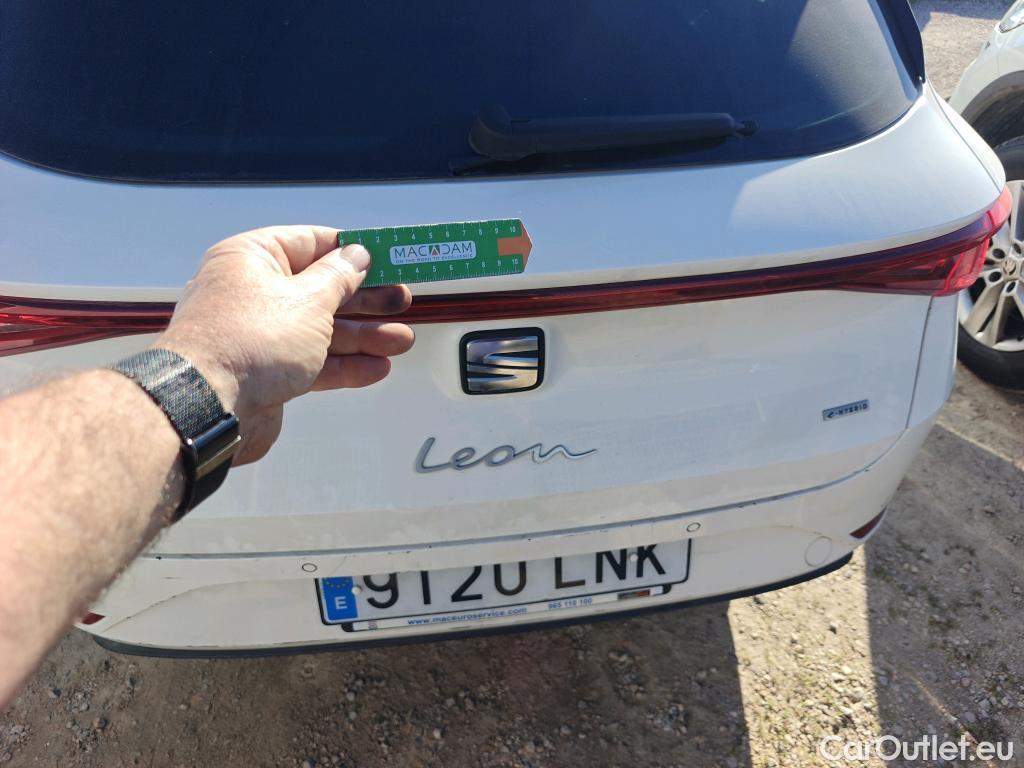  Seat  Leon SEAT Nuevo León / 2020 / 5P / familiar SP 1.4 e-Hybrid DSG S&S Xcellence Go L #1