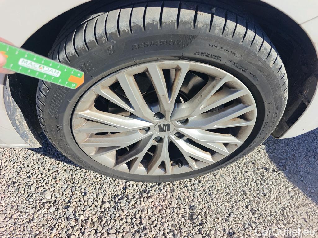  Seat  Leon SEAT Nuevo León / 2020 / 5P / familiar SP 1.4 e-Hybrid DSG S&S Xcellence Go L #9