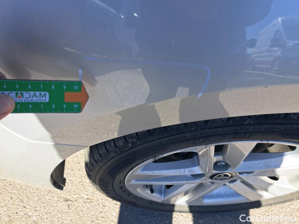  Toyota  Corolla TOYOTA  / 2019 / 5P / familiar 1.8 125H ACTIVE TECH E-CVT TOU SPORT #16