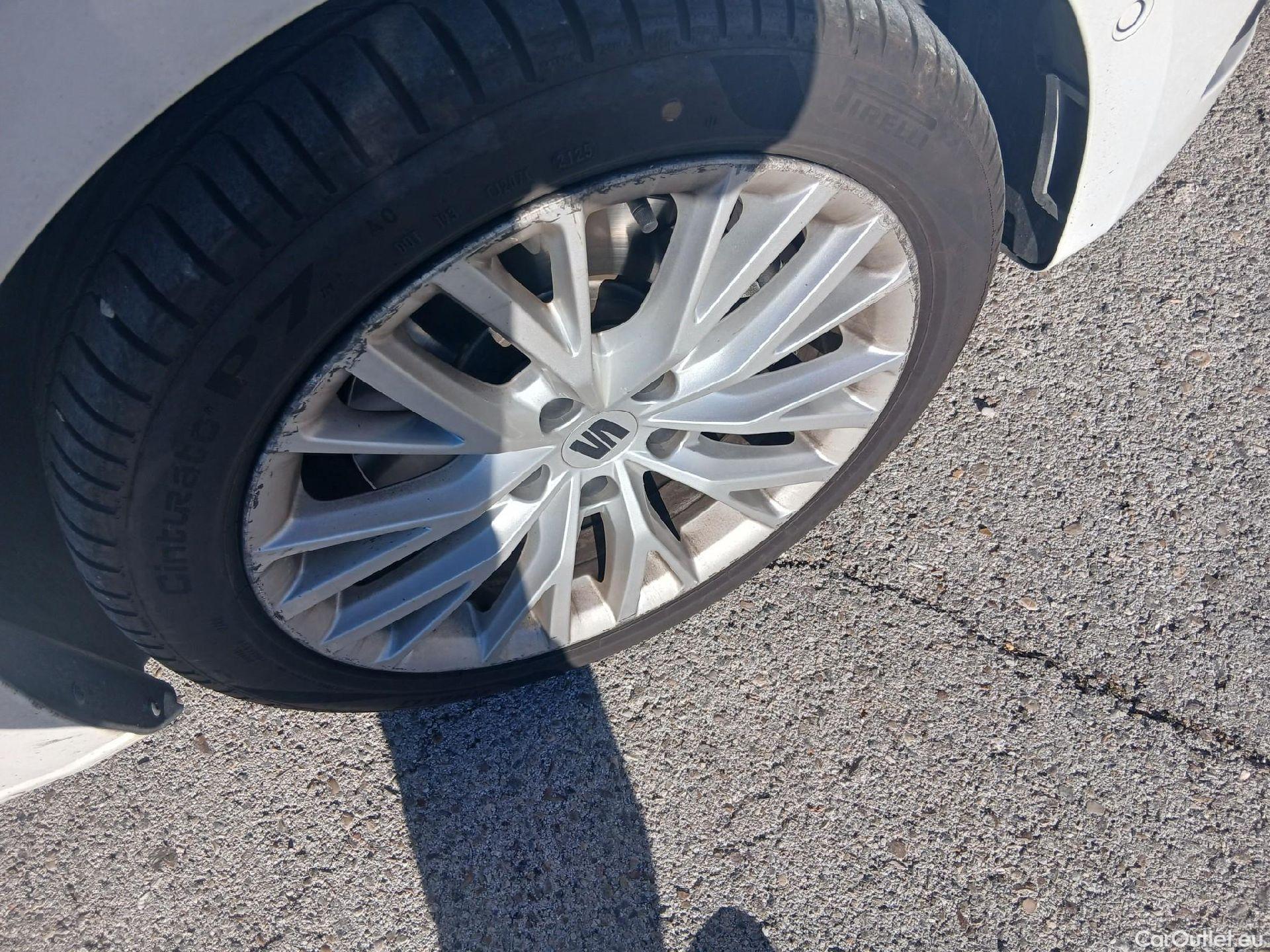  Seat  Leon SEAT Nuevo León / 2020 / 5P / familiar SP 1.4 e-Hybrid DSG S&S Xcellence Go L #22