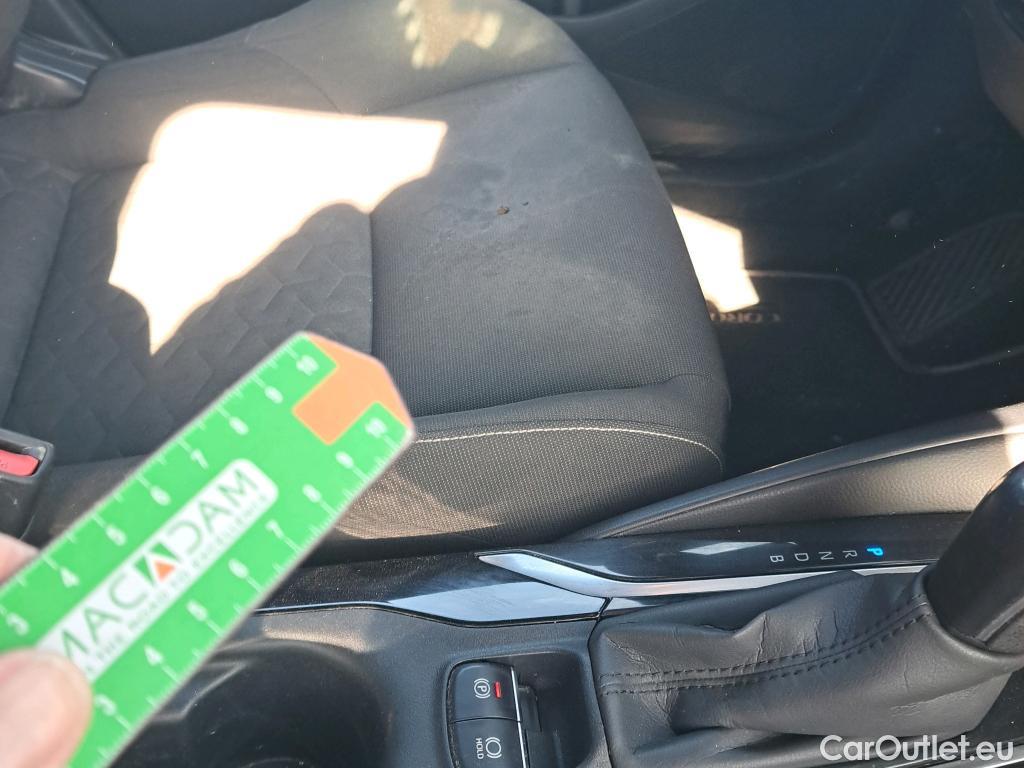  Toyota  Corolla TOYOTA  / 2019 / 5P / familiar 1.8 125H ACTIVE TECH E-CVT TOU SPORT #44