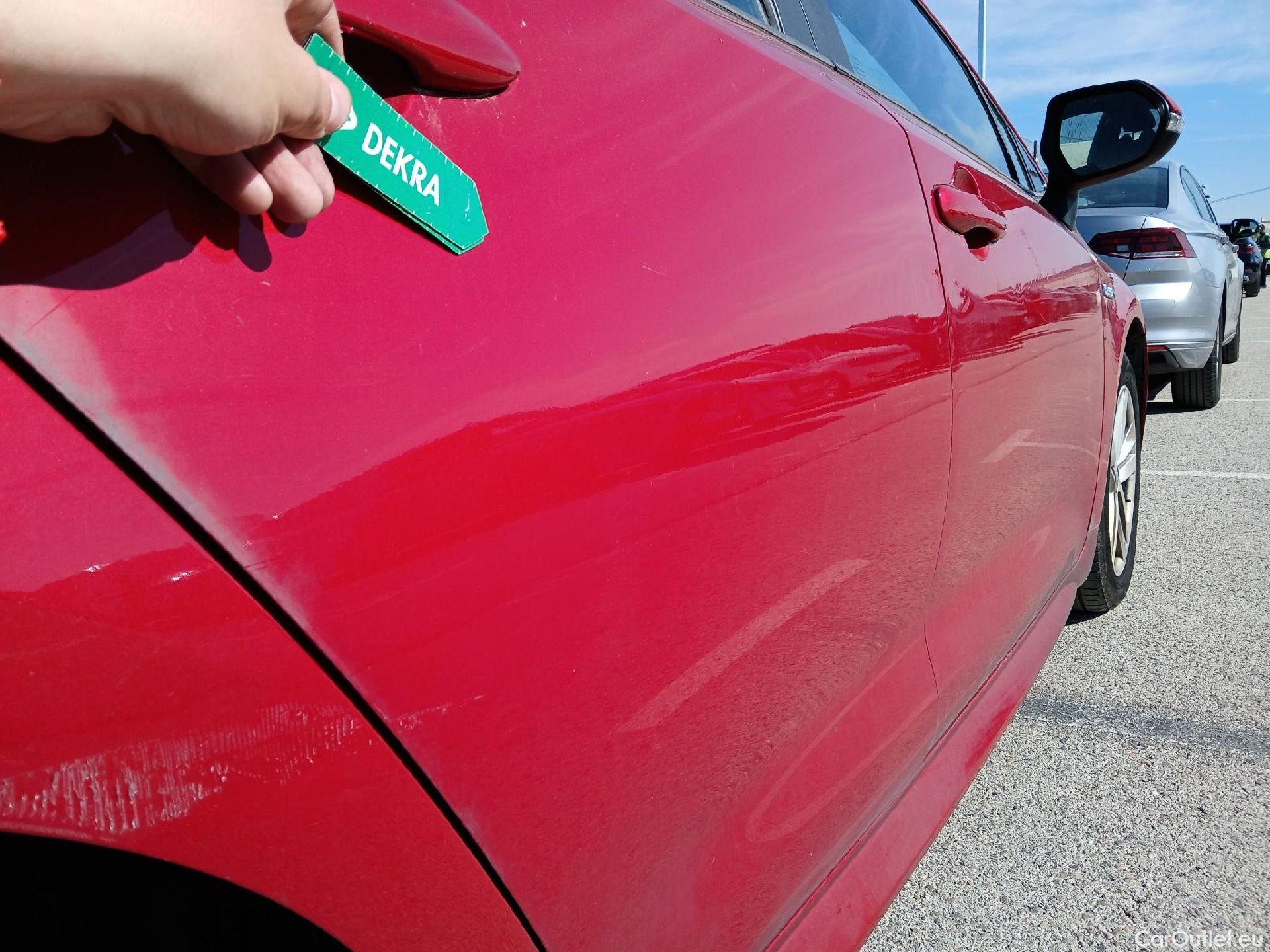  Toyota  Corolla TOYOTA  / 2019 / 5P / berlina con portón 1.8 125H BUSINESS PLUS E-CVT #29