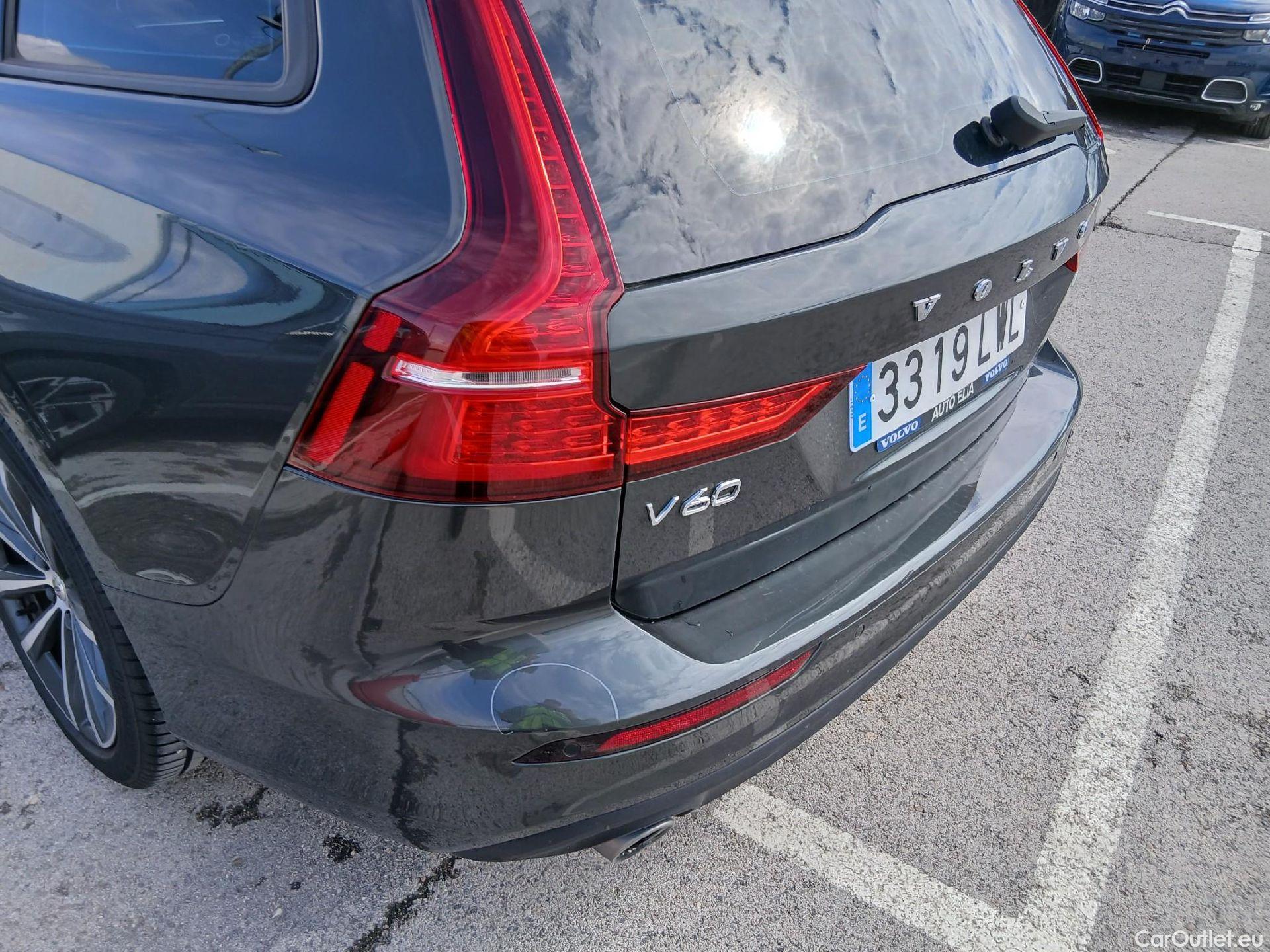  Volvo  V60 VOLVO  / 2018 / 5P / familiar 2.0 B4 (D) Momentum Auto #23