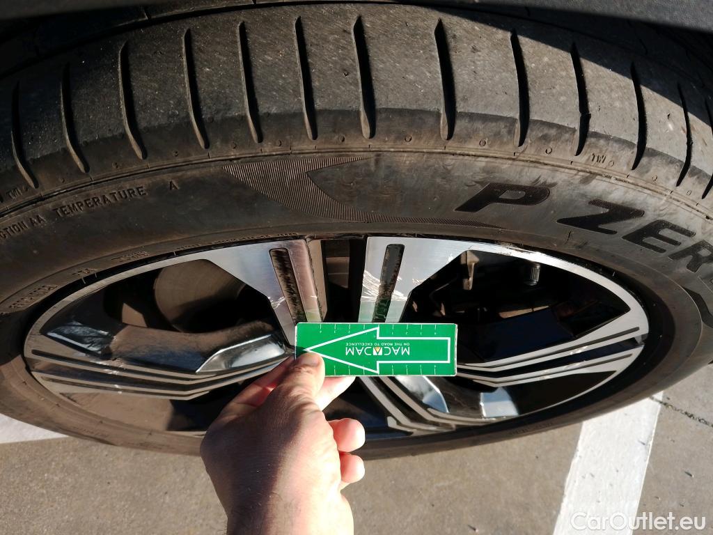  Volvo  XC 40 VOLVO XC40 / 2017 / 5P / todoterreno 1.5 T4 Twin Recharge Inscription Auto #2