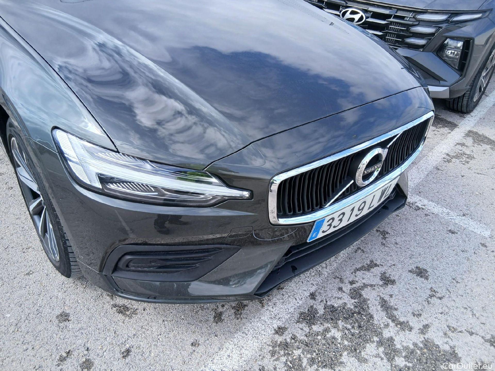  Volvo  V60 VOLVO  / 2018 / 5P / familiar 2.0 B4 (D) Momentum Auto #13
