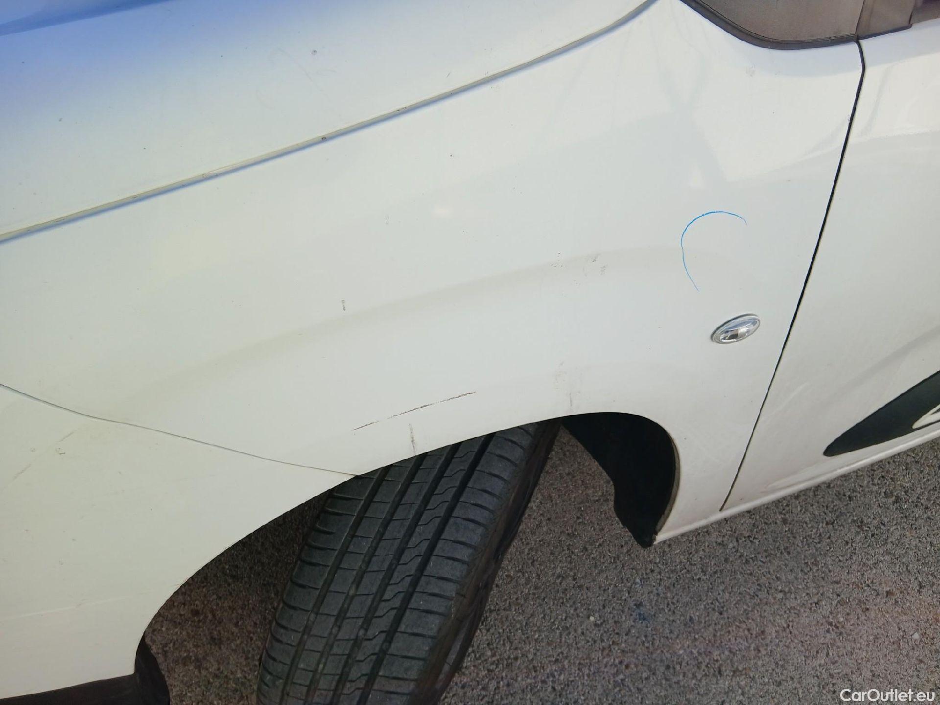  Citroen  Berlingo CITROEN  / 2018 / 5P / monovolumen compacto Talla M BlueHDi 100 SHINE #16