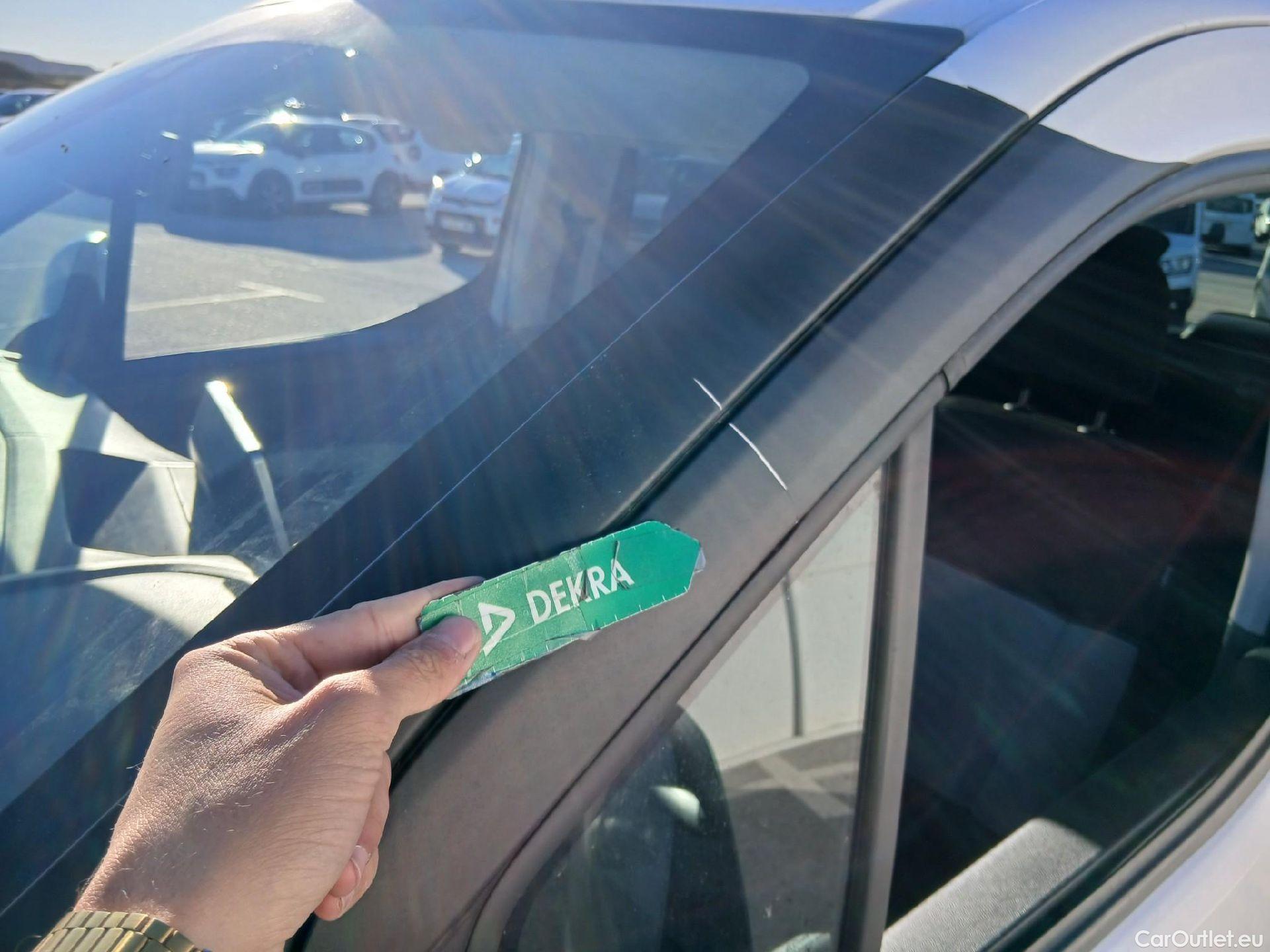  Citroen  Berlingo CITROEN  / 2018 / 5P / monovolumen compacto Talla M BlueHDi 100 SHINE #22