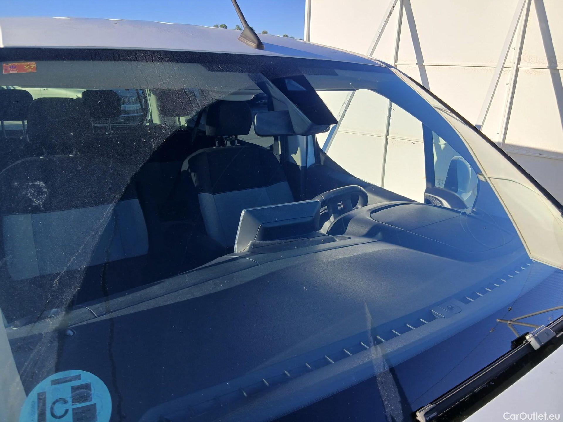  Citroen  Berlingo CITROEN  / 2018 / 5P / monovolumen compacto Talla M BlueHDi 100 SHINE #2