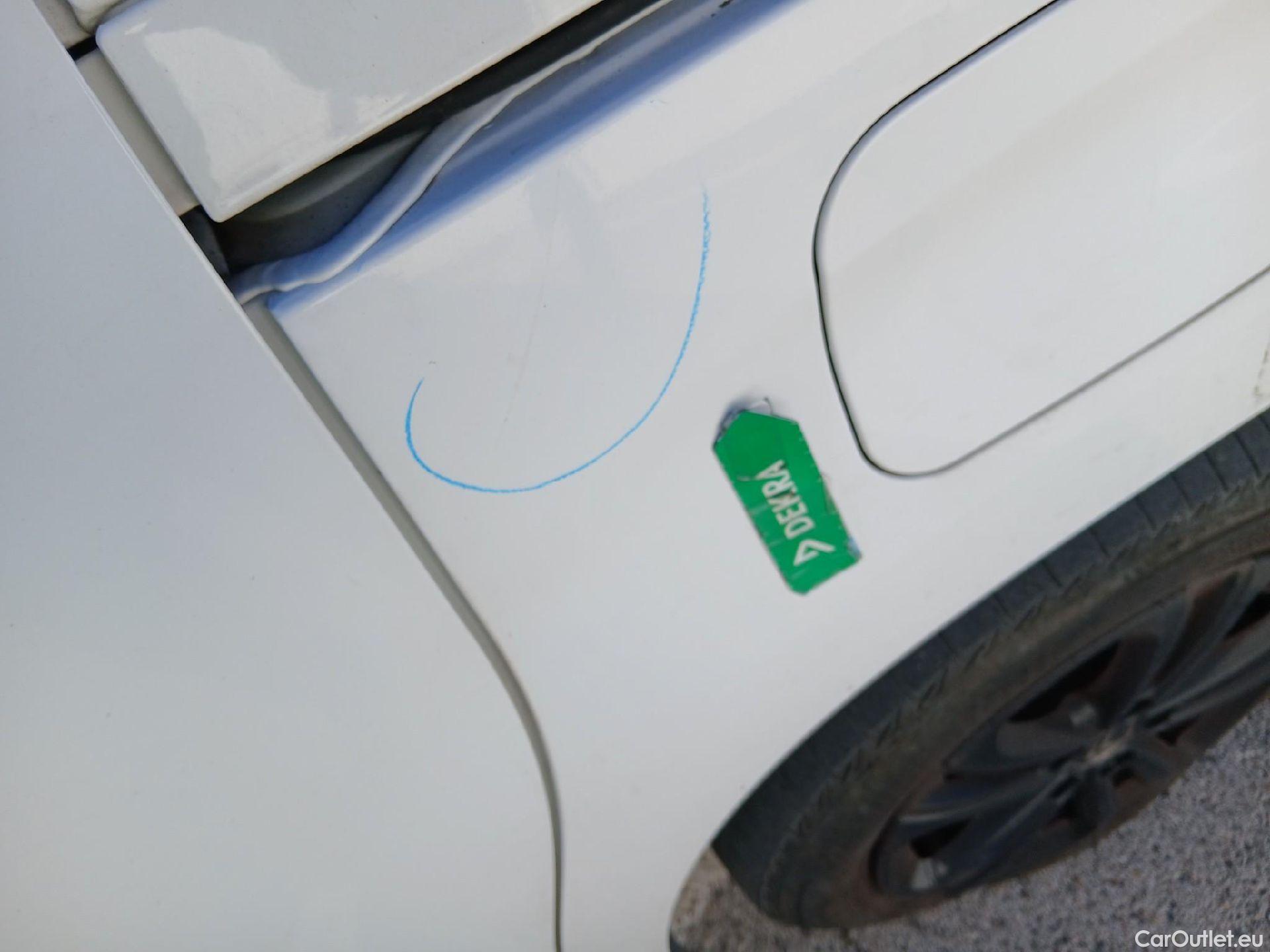  Citroen  Berlingo CITROEN  / 2018 / 5P / monovolumen compacto Talla M BlueHDi 100 SHINE #38