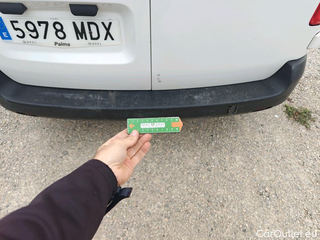  Opel  Vivaro OPEL  / 2019 / 4P / furgón 1.5 D 88kW (120CV) M Std Express M.P. DC #48