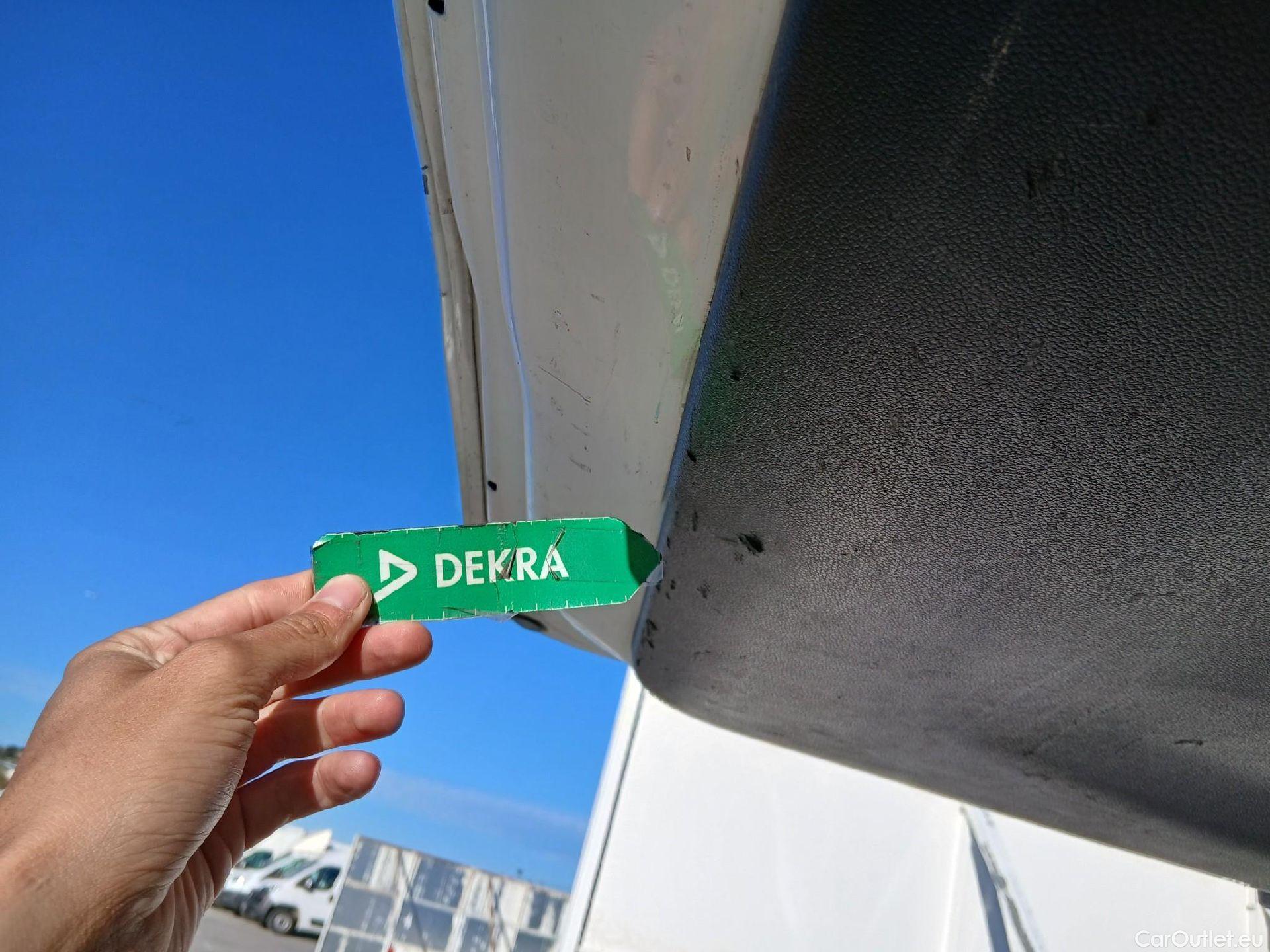  Citroen  Berlingo CITROEN  / 2018 / 5P / monovolumen compacto Talla M BlueHDi 100 SHINE #54