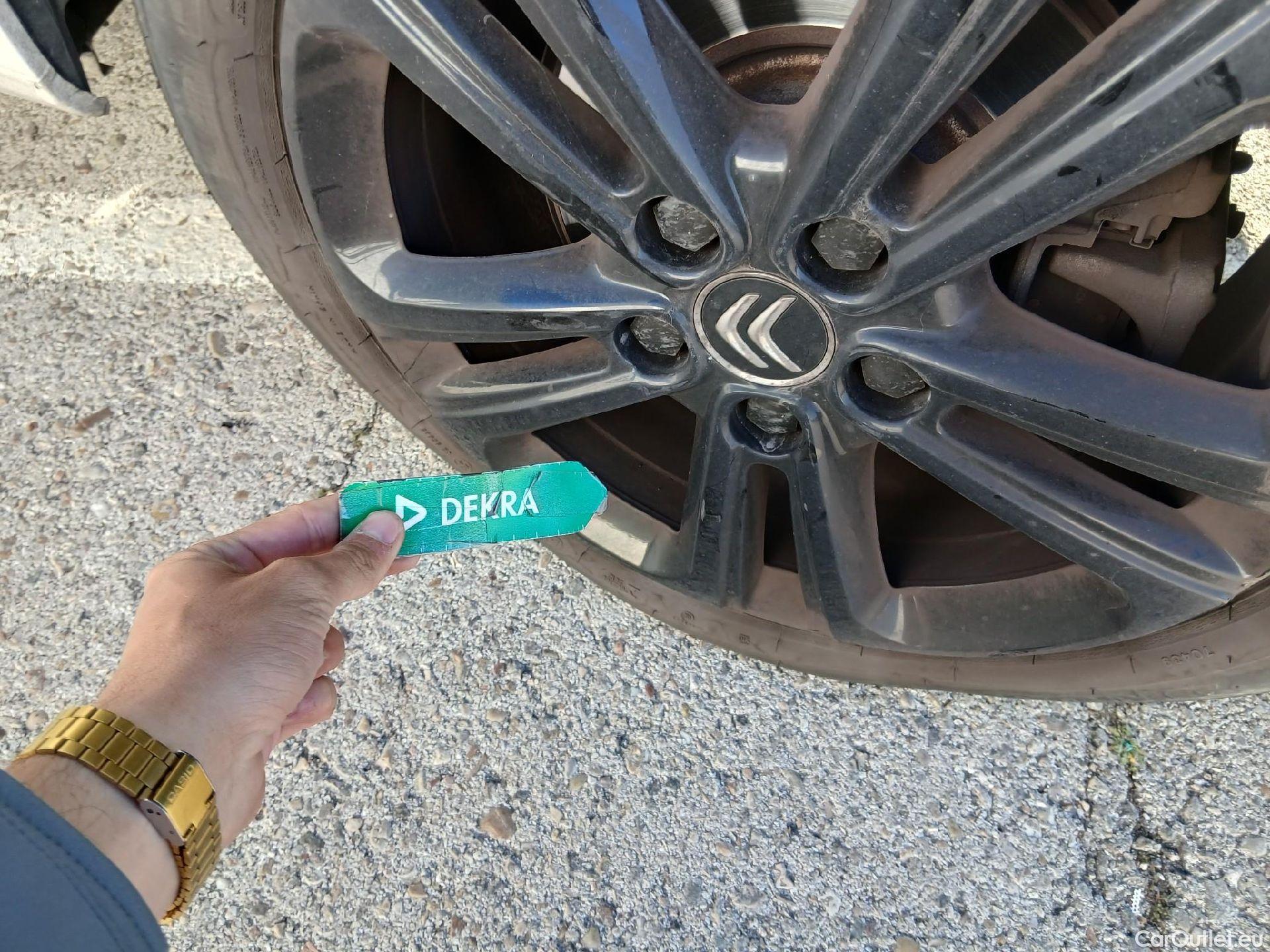  Citroen  Berlingo CITROEN  / 2018 / 5P / monovolumen compacto Talla M BlueHDi 100 SHINE #39