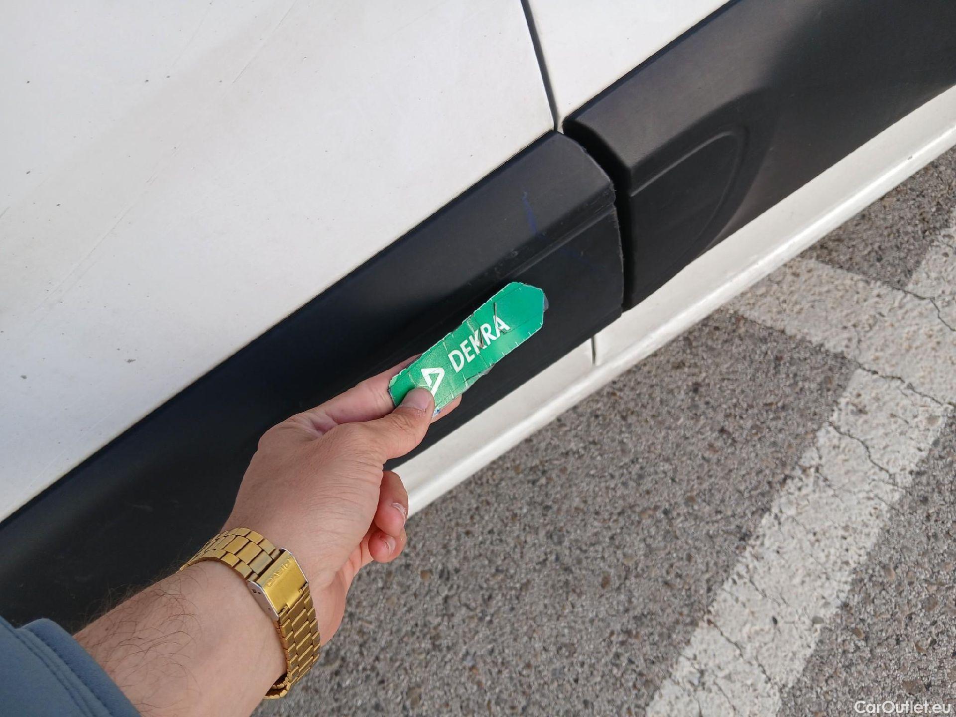  Citroen  Berlingo CITROEN  / 2018 / 5P / monovolumen compacto Talla M BlueHDi 100 SHINE #27