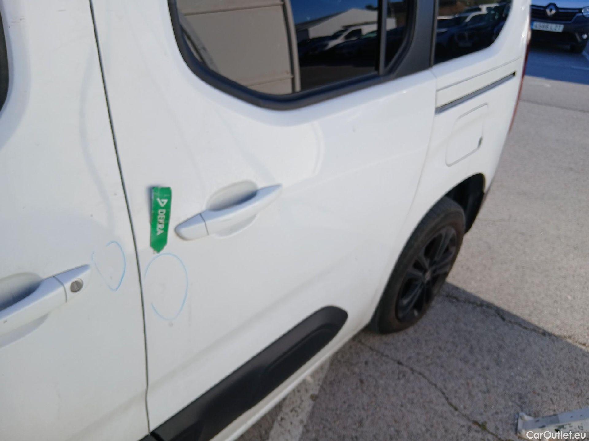  Citroen  Berlingo CITROEN  / 2018 / 5P / monovolumen compacto Talla M BlueHDi 100 SHINE #34