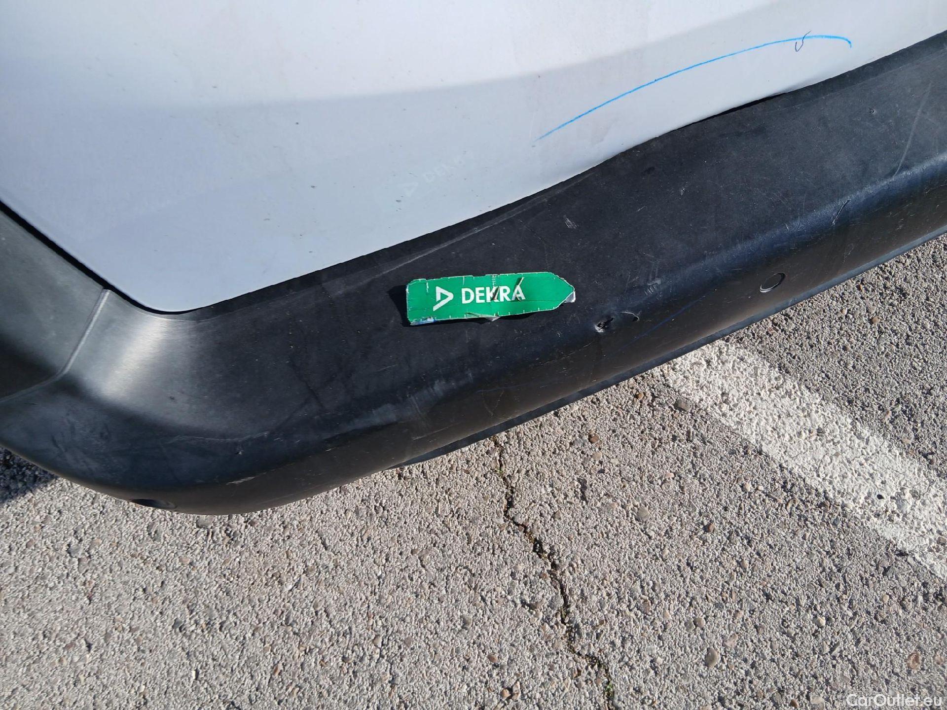  Citroen  Berlingo CITROEN  / 2018 / 5P / monovolumen compacto Talla M BlueHDi 100 SHINE #45