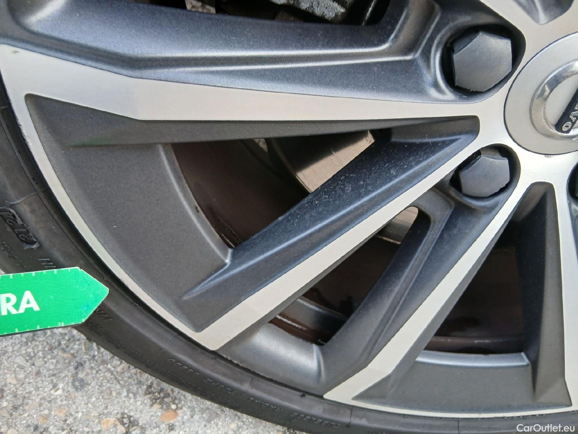  Volvo  V60 VOLVO  / 2018 / 5P / familiar 2.0 B4 (D) Momentum Auto #1