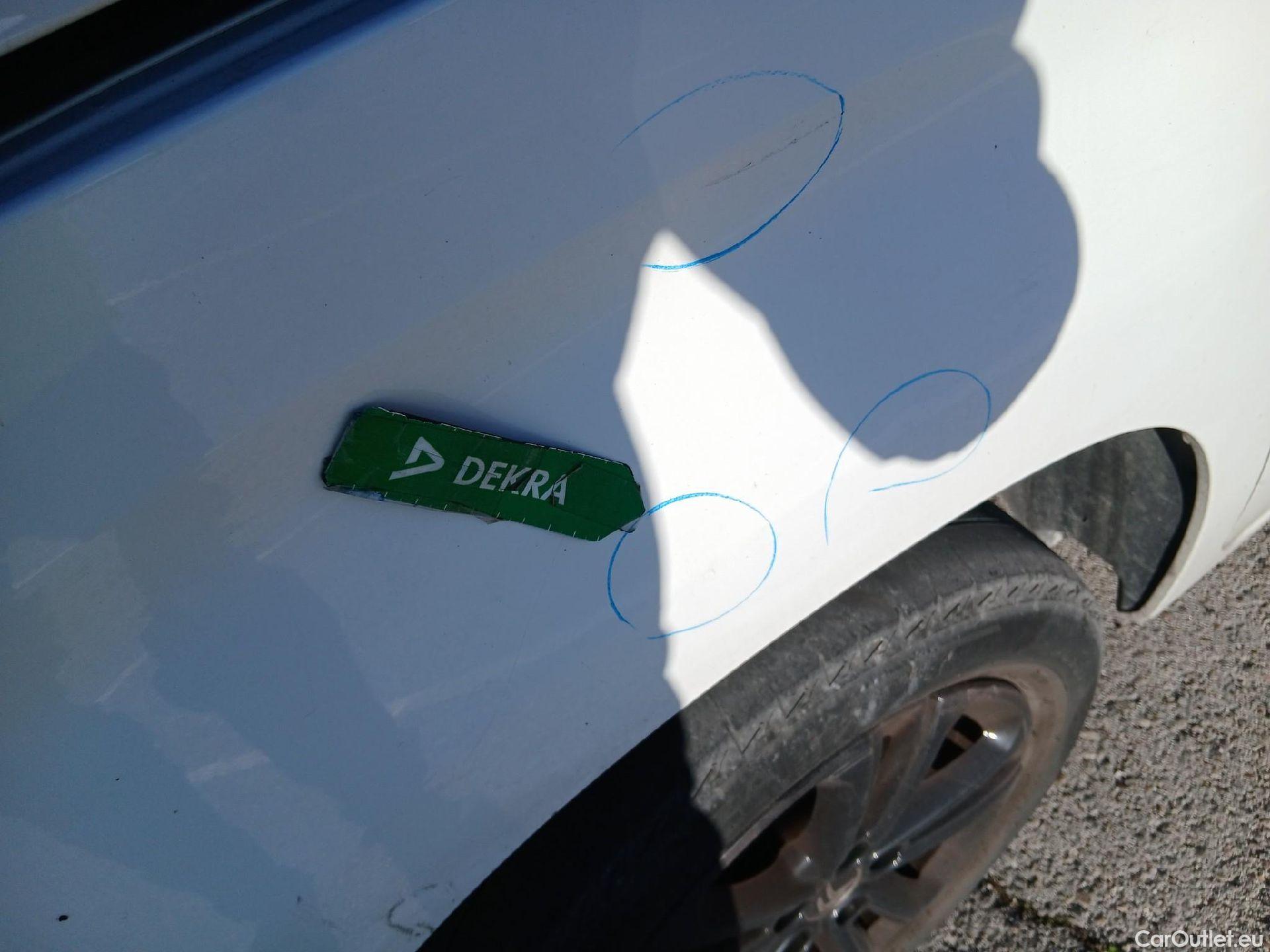  Citroen  Berlingo CITROEN  / 2018 / 5P / monovolumen compacto Talla M BlueHDi 100 SHINE #59