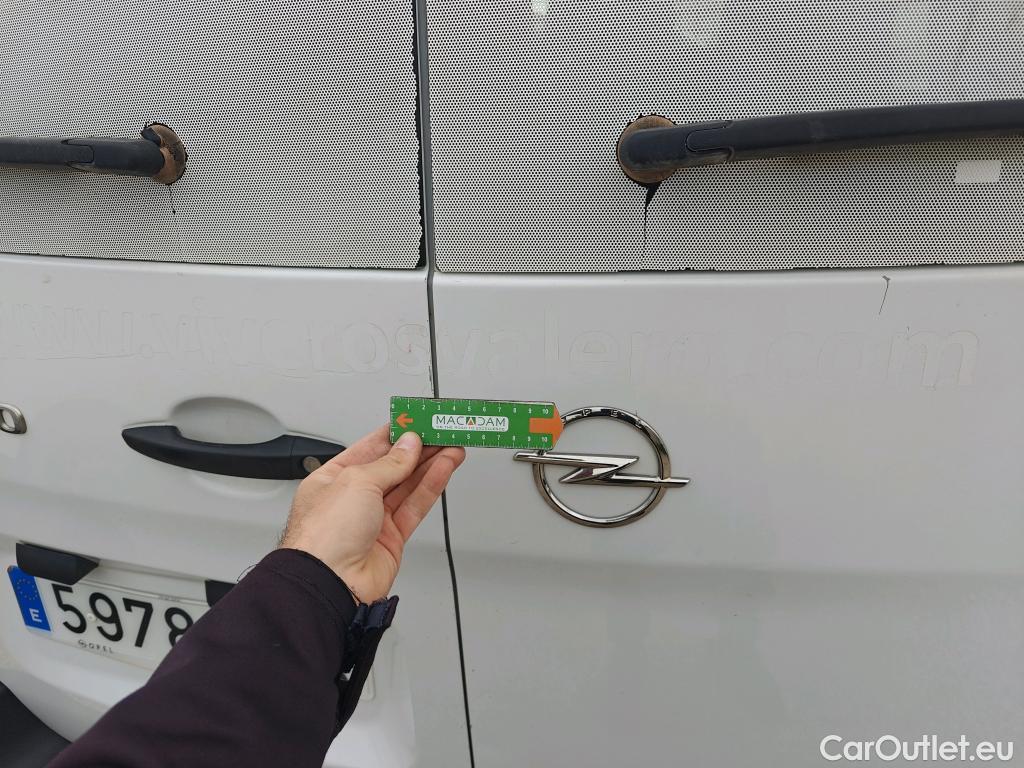  Opel  Vivaro OPEL  / 2019 / 4P / furgón 1.5 D 88kW (120CV) M Std Express M.P. DC #73