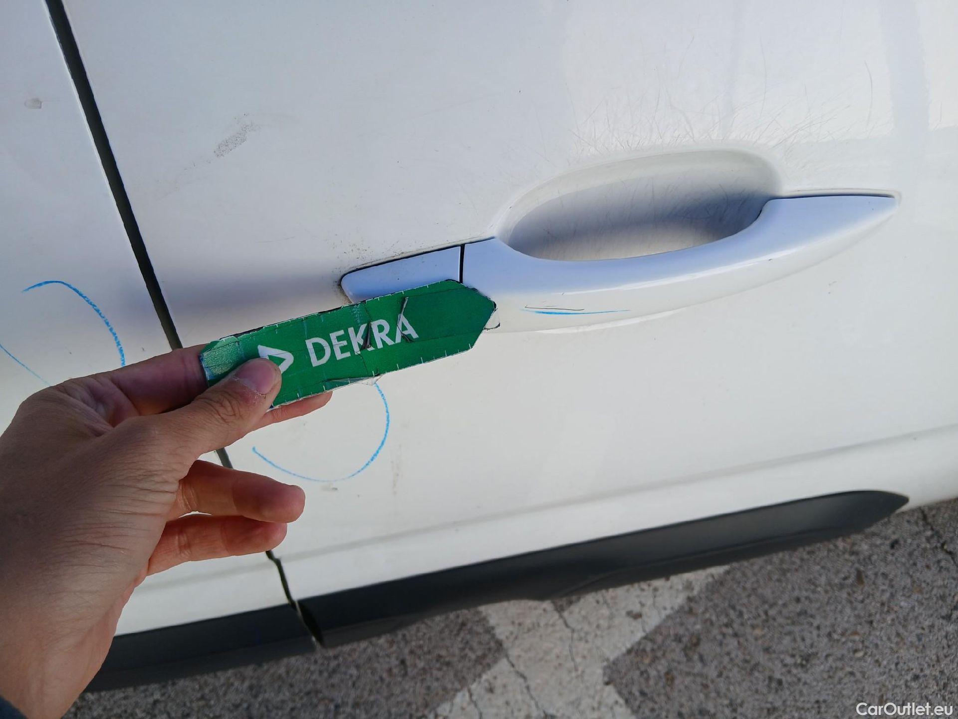  Citroen  Berlingo CITROEN  / 2018 / 5P / monovolumen compacto Talla M BlueHDi 100 SHINE #36