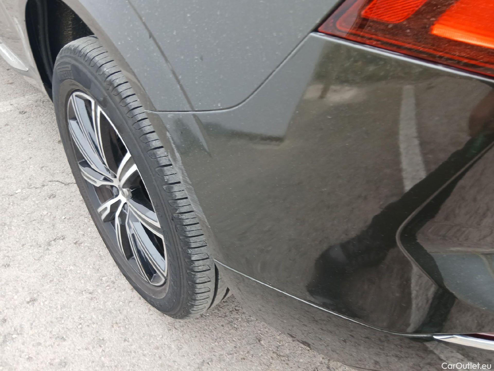  Volvo  XC60 VOLVO  / 2017 / 5P / todoterreno 2.0 T6 AWD Recharge Inscription Auto #4