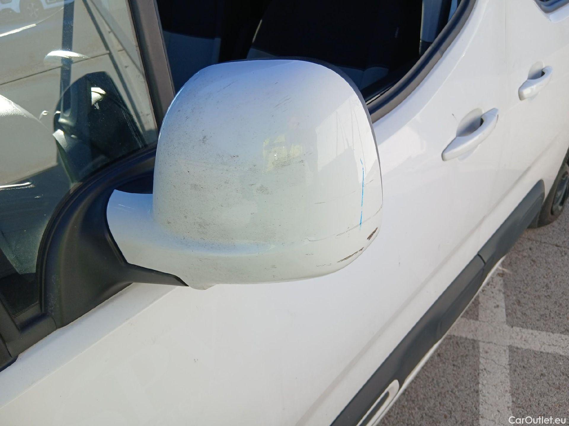  Citroen  Berlingo CITROEN  / 2018 / 5P / monovolumen compacto Talla M BlueHDi 100 SHINE #20