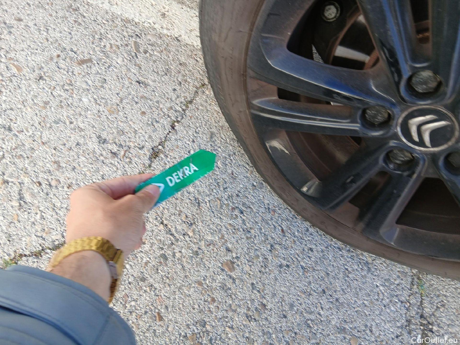  Citroen  Berlingo CITROEN  / 2018 / 5P / monovolumen compacto Talla M BlueHDi 100 SHINE #42