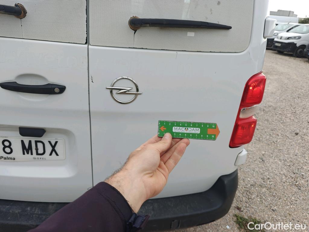  Opel  Vivaro OPEL  / 2019 / 4P / furgón 1.5 D 88kW (120CV) M Std Express M.P. DC #26