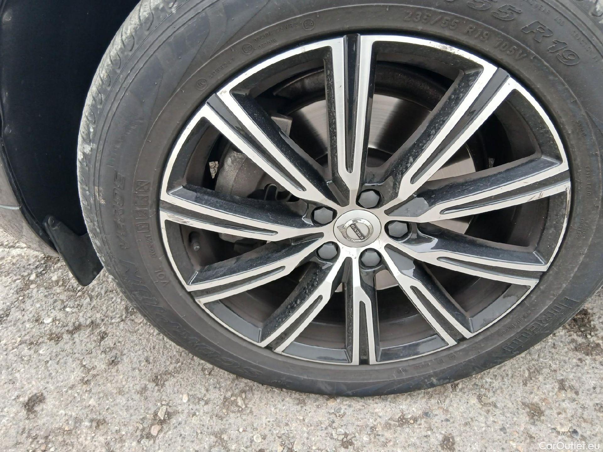  Volvo  XC60 VOLVO  / 2017 / 5P / todoterreno 2.0 T6 AWD Recharge Inscription Auto #2