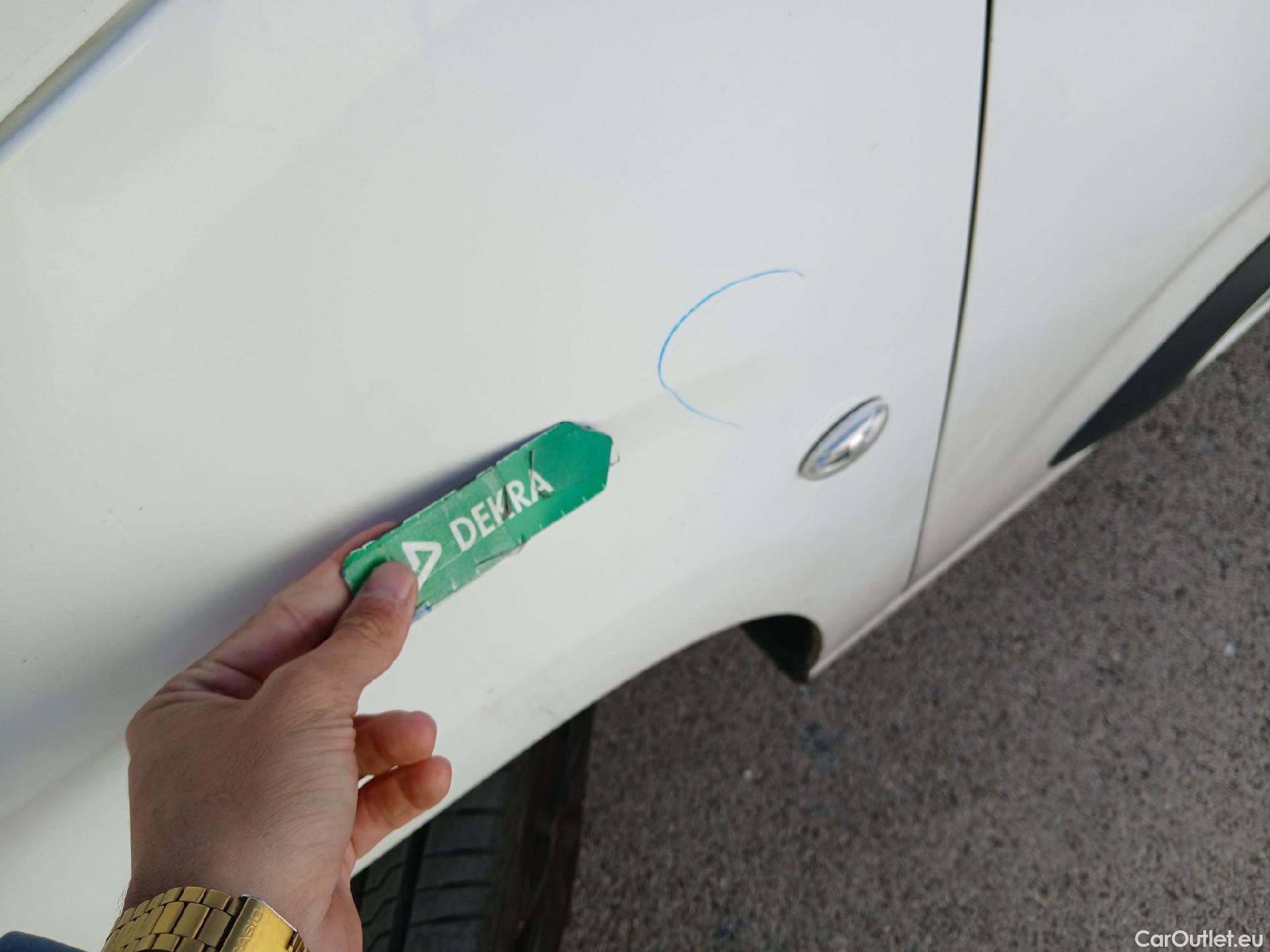  Citroen  Berlingo CITROEN  / 2018 / 5P / monovolumen compacto Talla M BlueHDi 100 SHINE #17