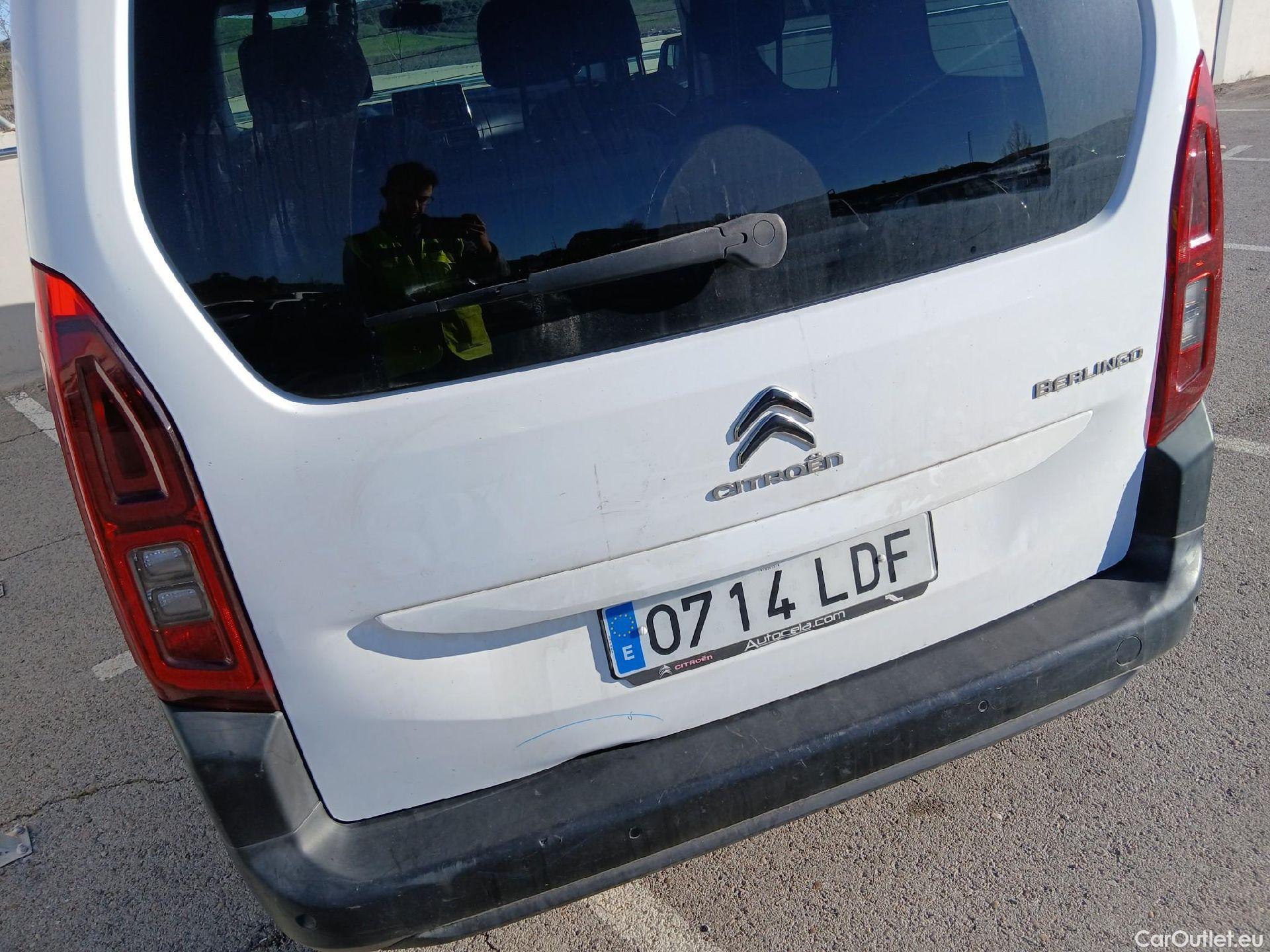  Citroen  Berlingo CITROEN  / 2018 / 5P / monovolumen compacto Talla M BlueHDi 100 SHINE #43