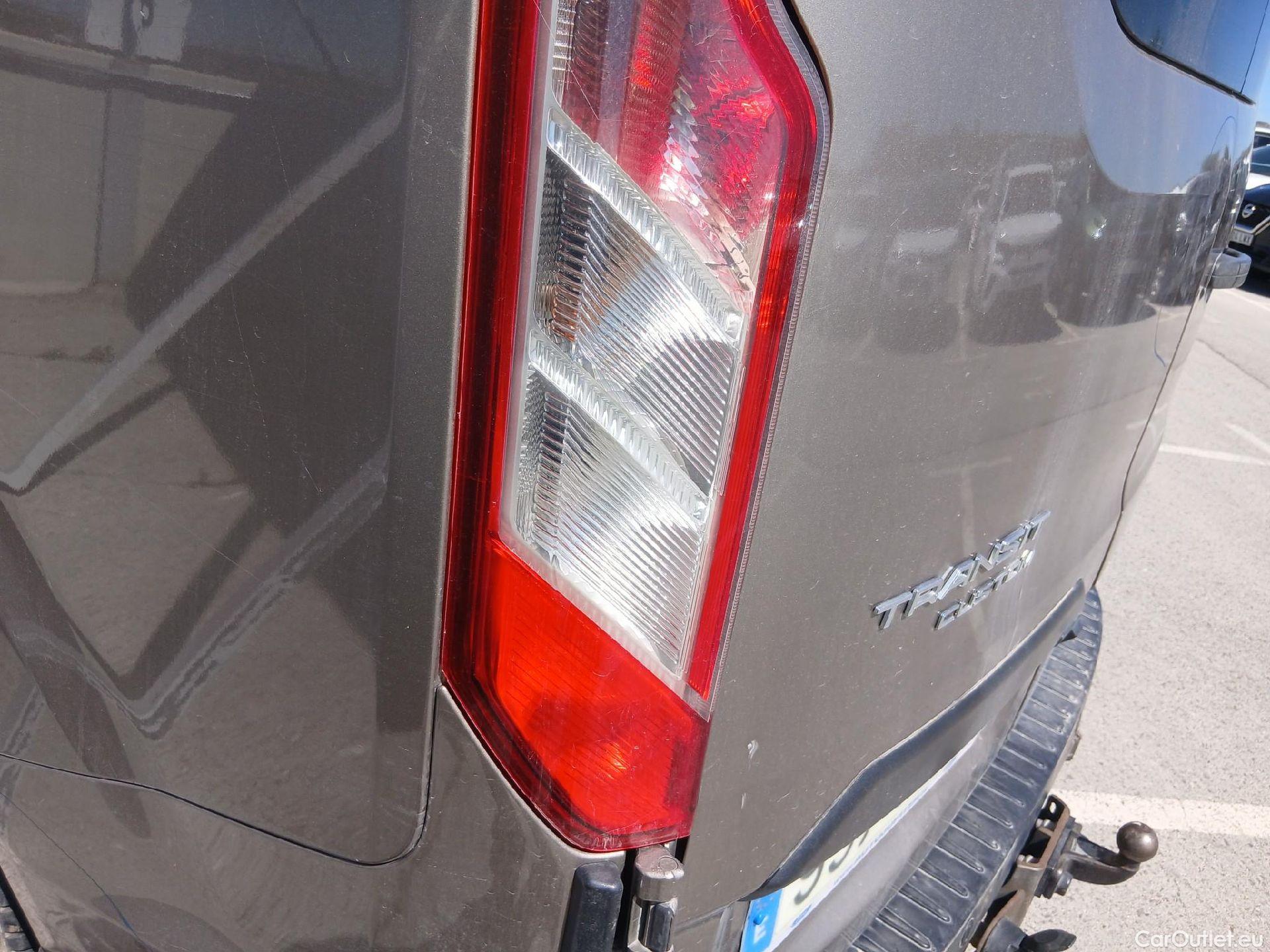  Ford  Transit FORD  Custom / 2012 / 4P / combi Kombi 2.0 TDCI 96kW 320 L2 Trend #29