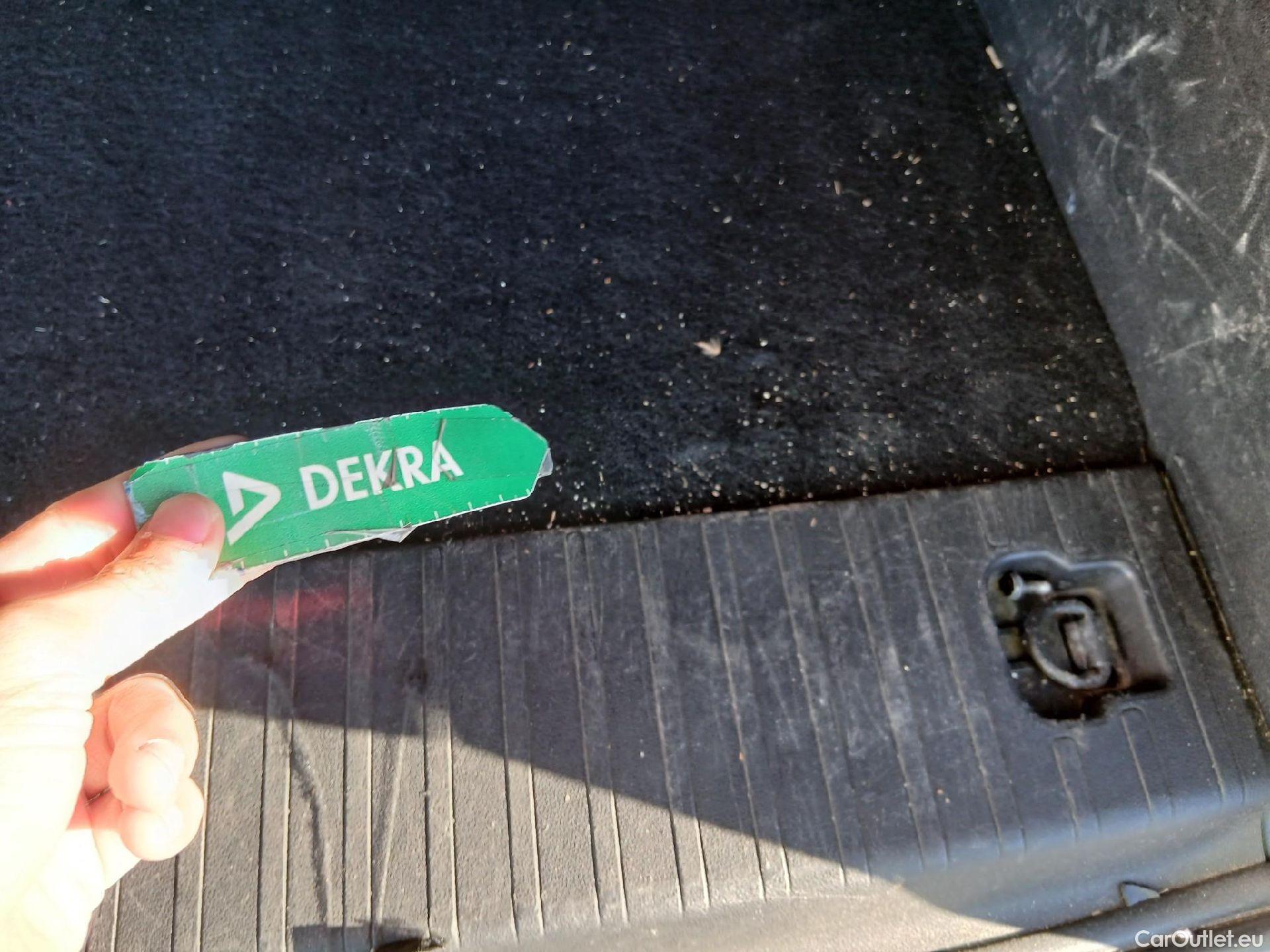  Citroen  Berlingo CITROEN  / 2018 / 5P / monovolumen compacto Talla M BlueHDi 100 SHINE #47