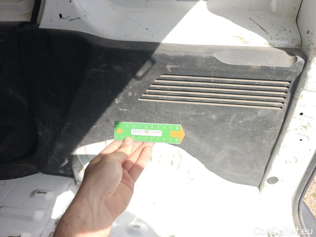  Opel  Combo OPEL  / 2018 / 3P / furgón derivado de turismo 1.5 TD 75kW (100CV) Express L H1 650kg (AC) #9